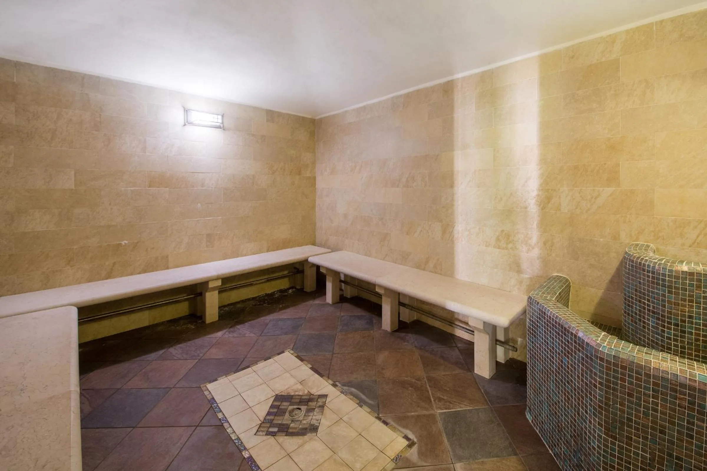 Steam room in Valtur Baia del Gusmay Beach Resort