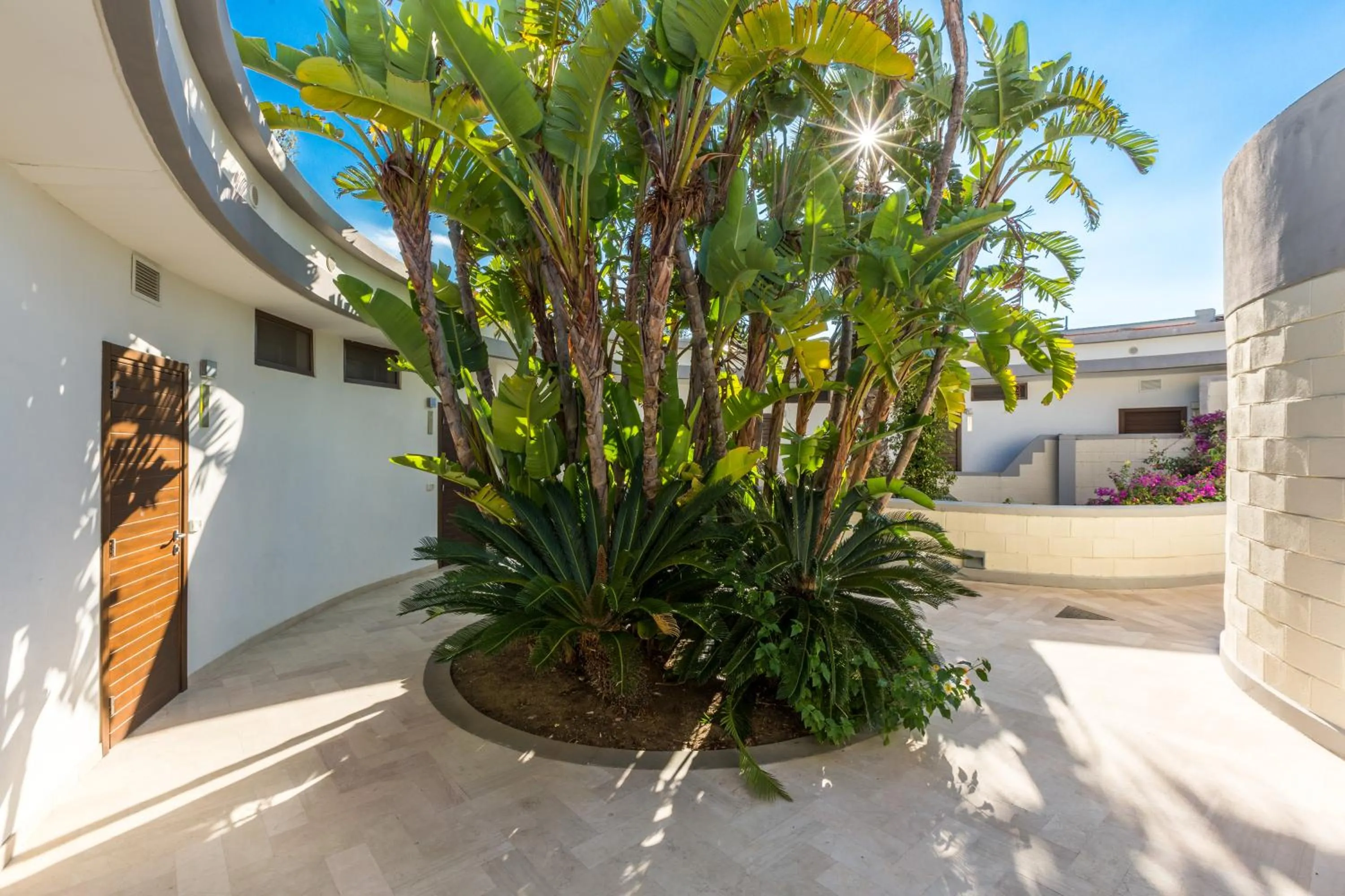 Facade/entrance in Valtur Baia del Gusmay Beach Resort
