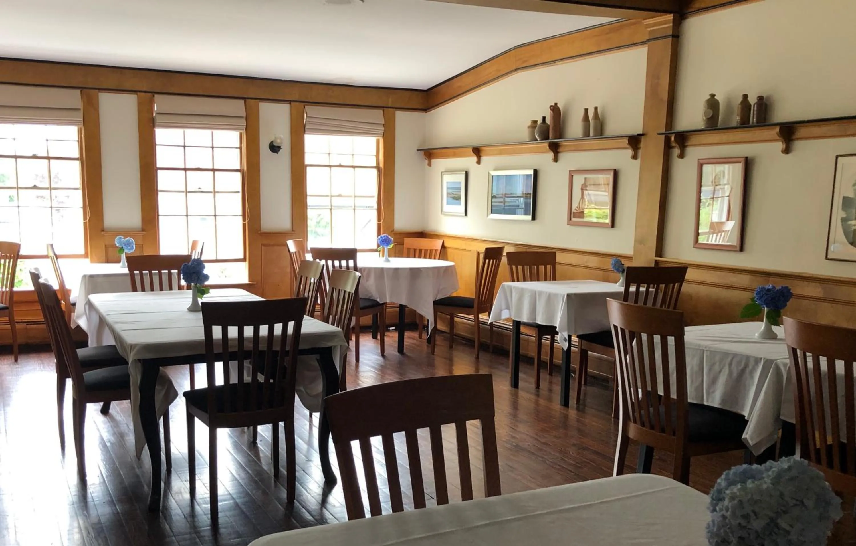 Restaurant/places to eat in Queen Anne Inn