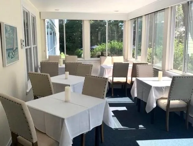 Restaurant/places to eat in Queen Anne Inn