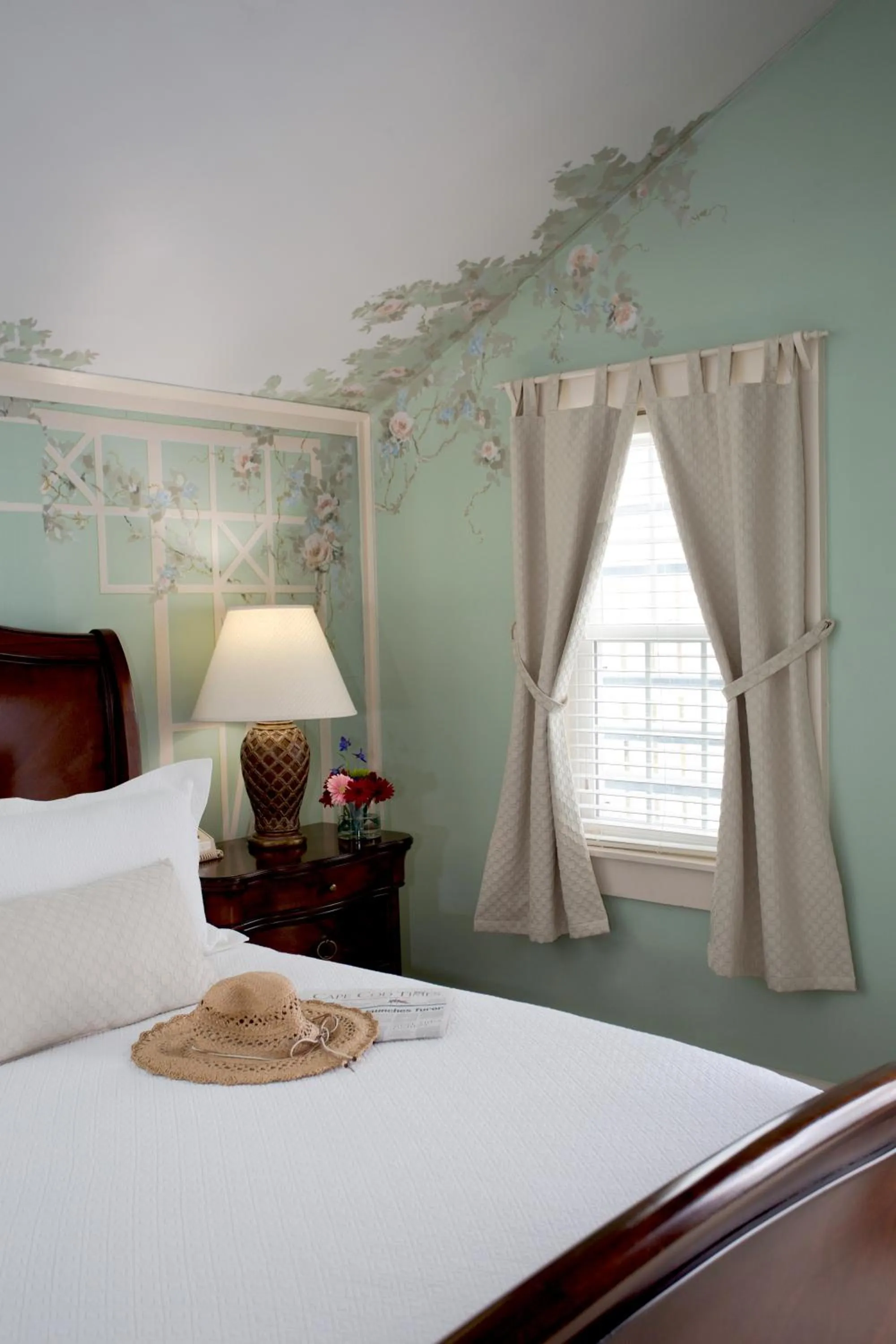 Bed in Queen Anne Inn