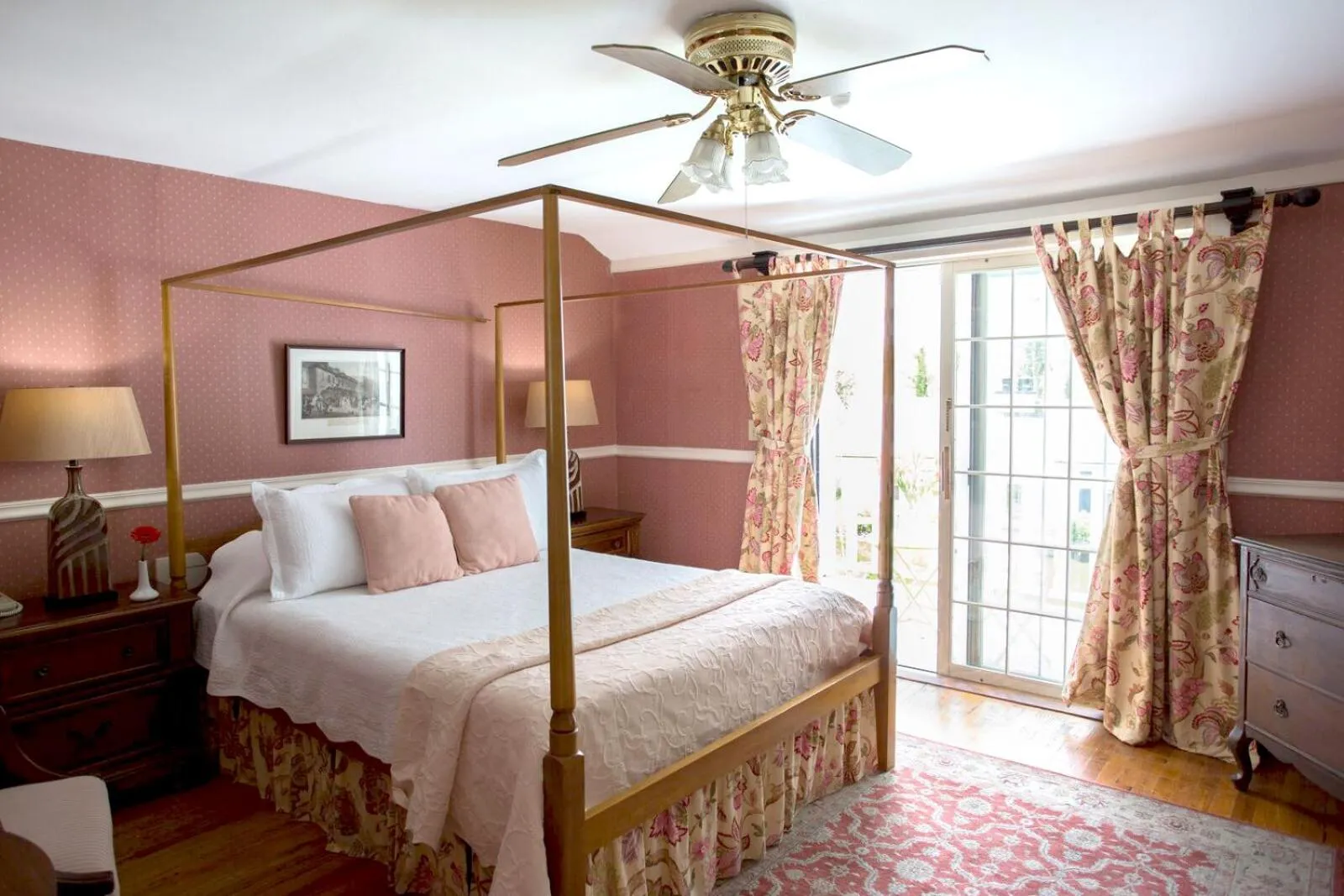 Bedroom, Bed in Queen Anne Inn