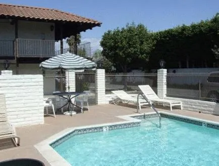 Swimming pool in Cozy Inn