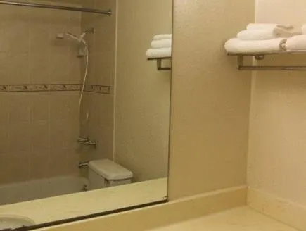 Bathroom in Cozy Inn