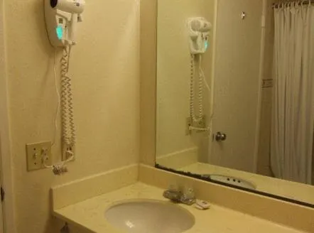 Bathroom in Cozy Inn