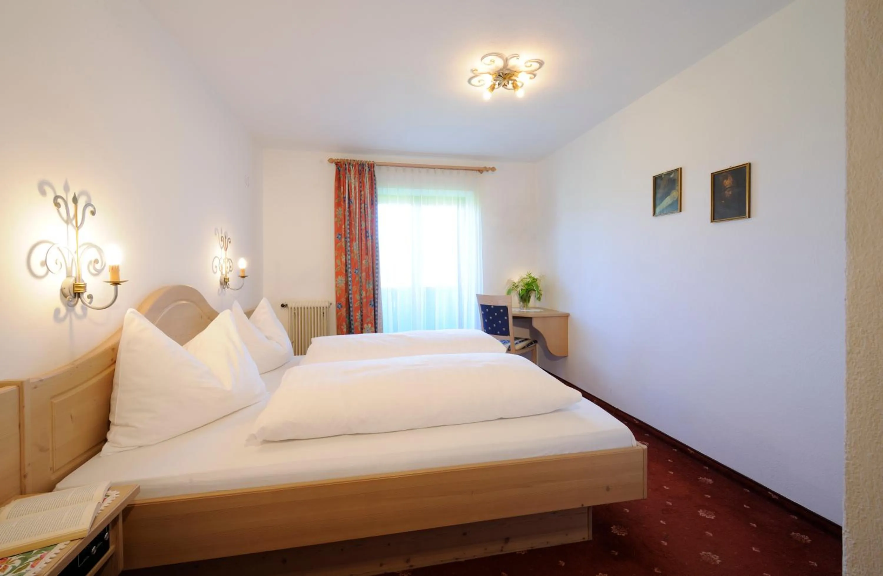 Bedroom, Bed in Hotel Blattlhof