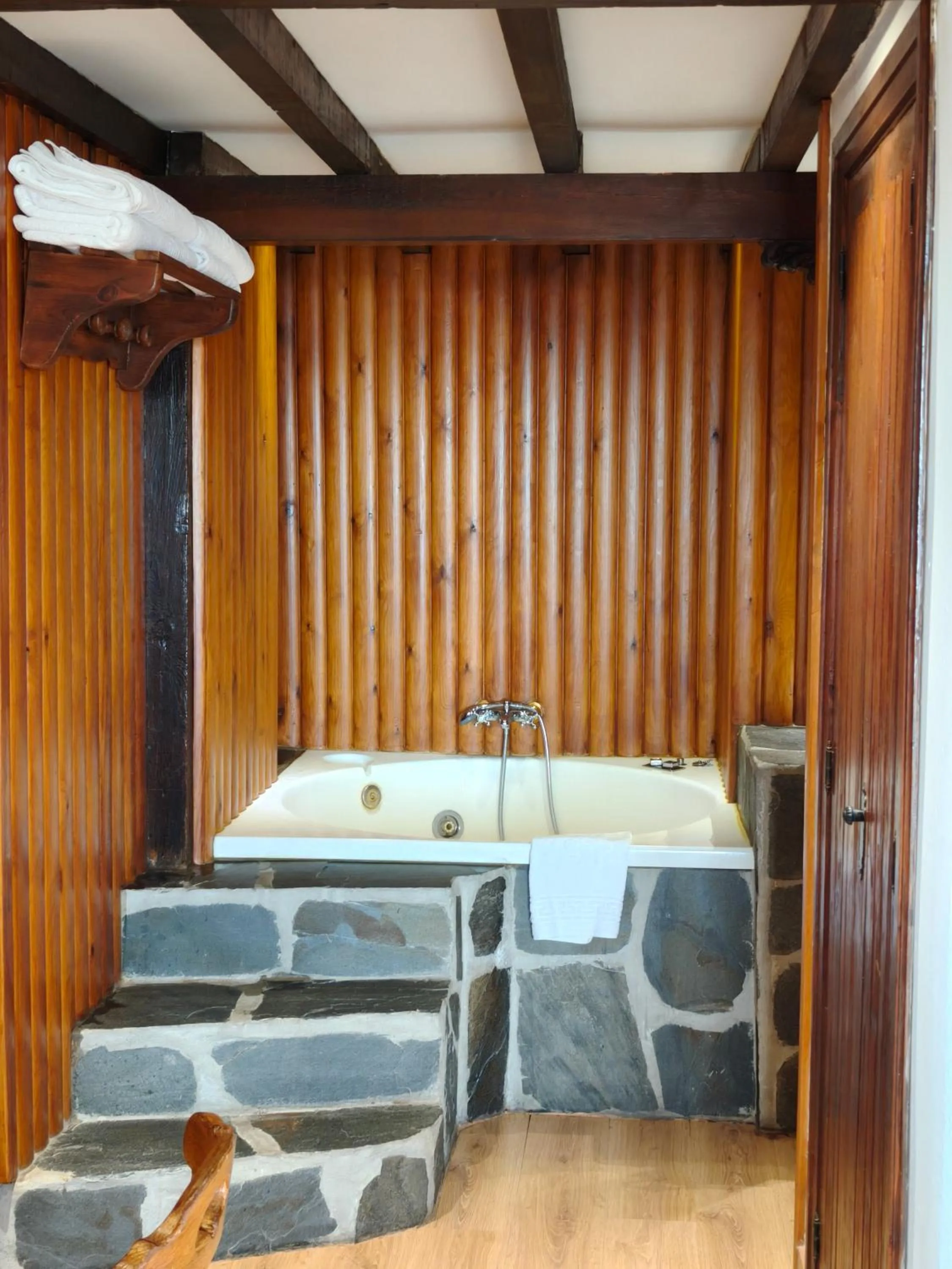 Hot Tub, Bed in Hotel Kenia Nevada