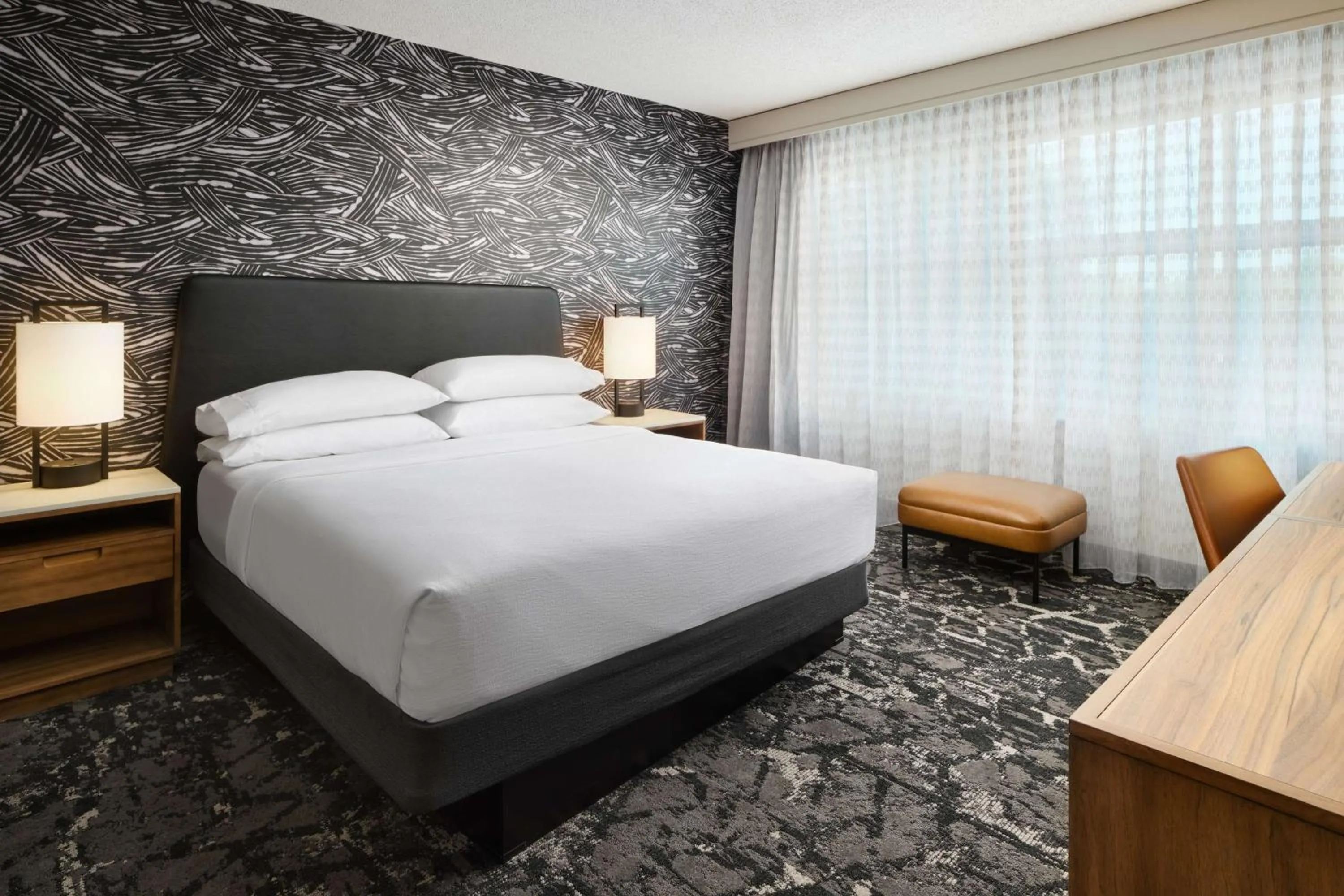 Bed in Embassy Suites by Hilton Hampton Convention Center