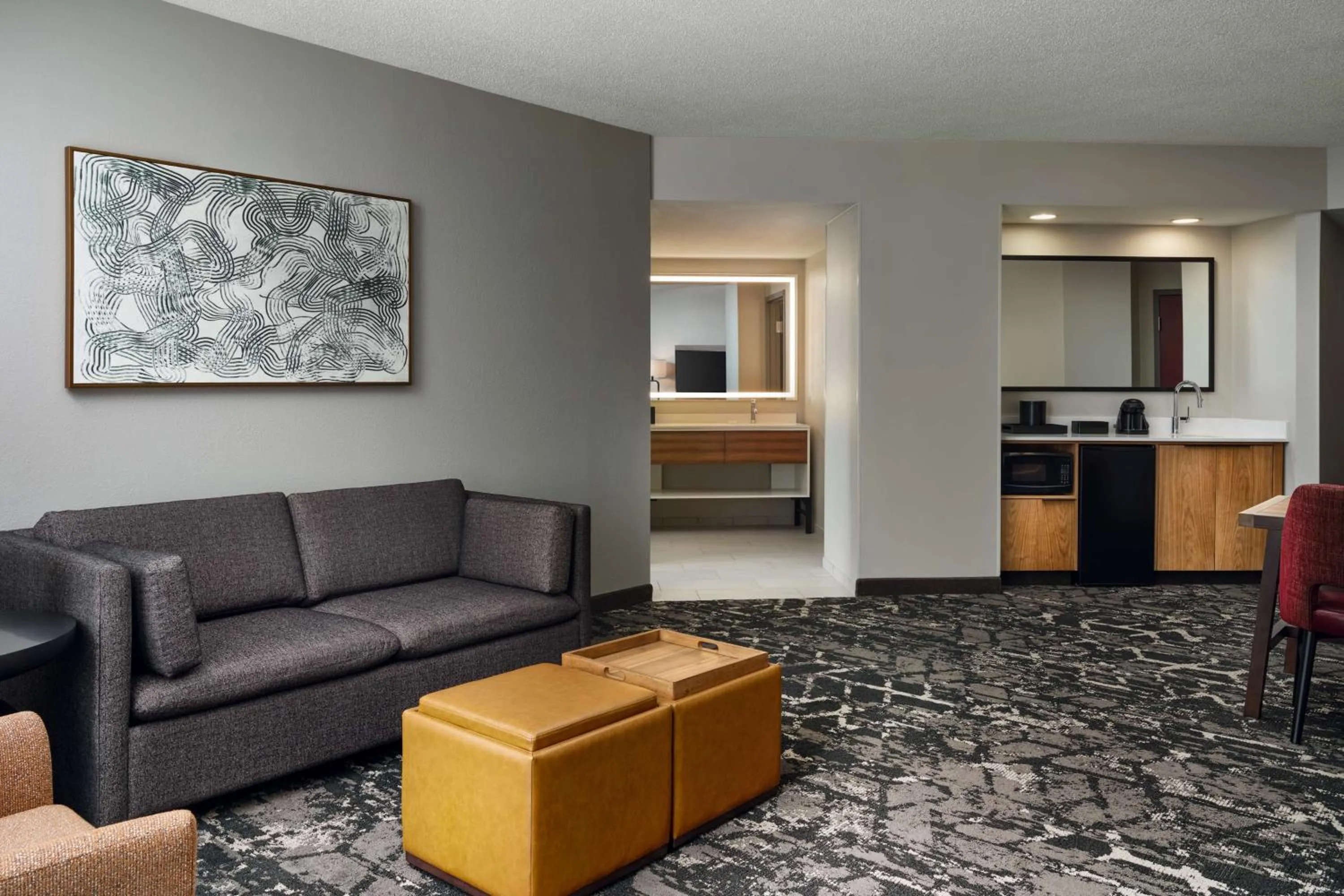 Living room in Embassy Suites by Hilton Hampton Convention Center