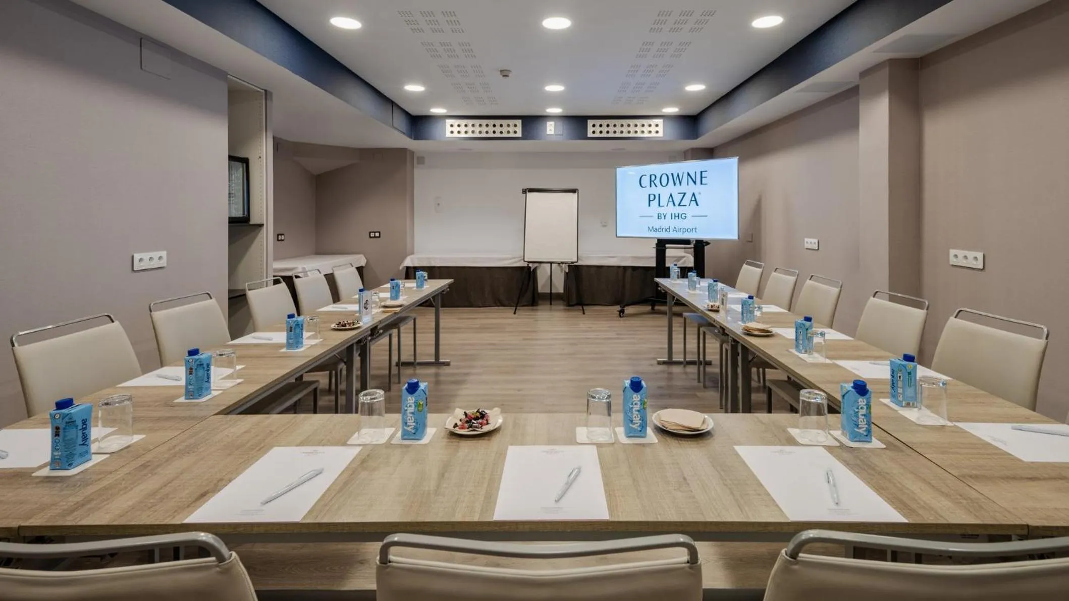 Meeting/conference room in Hotel Crowne Plaza Madrid Airport