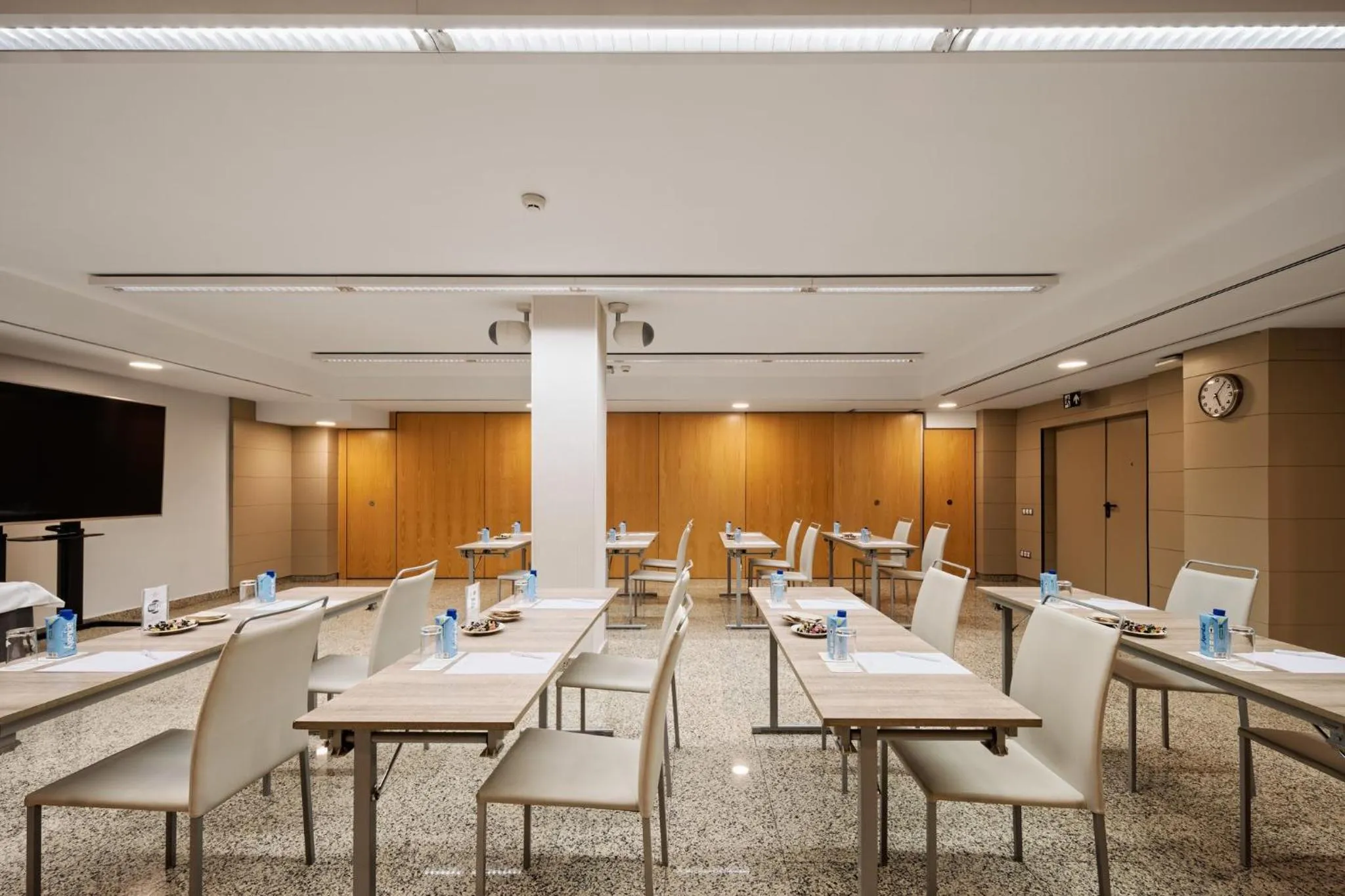 Meeting/conference room in Hotel Crowne Plaza Madrid Airport