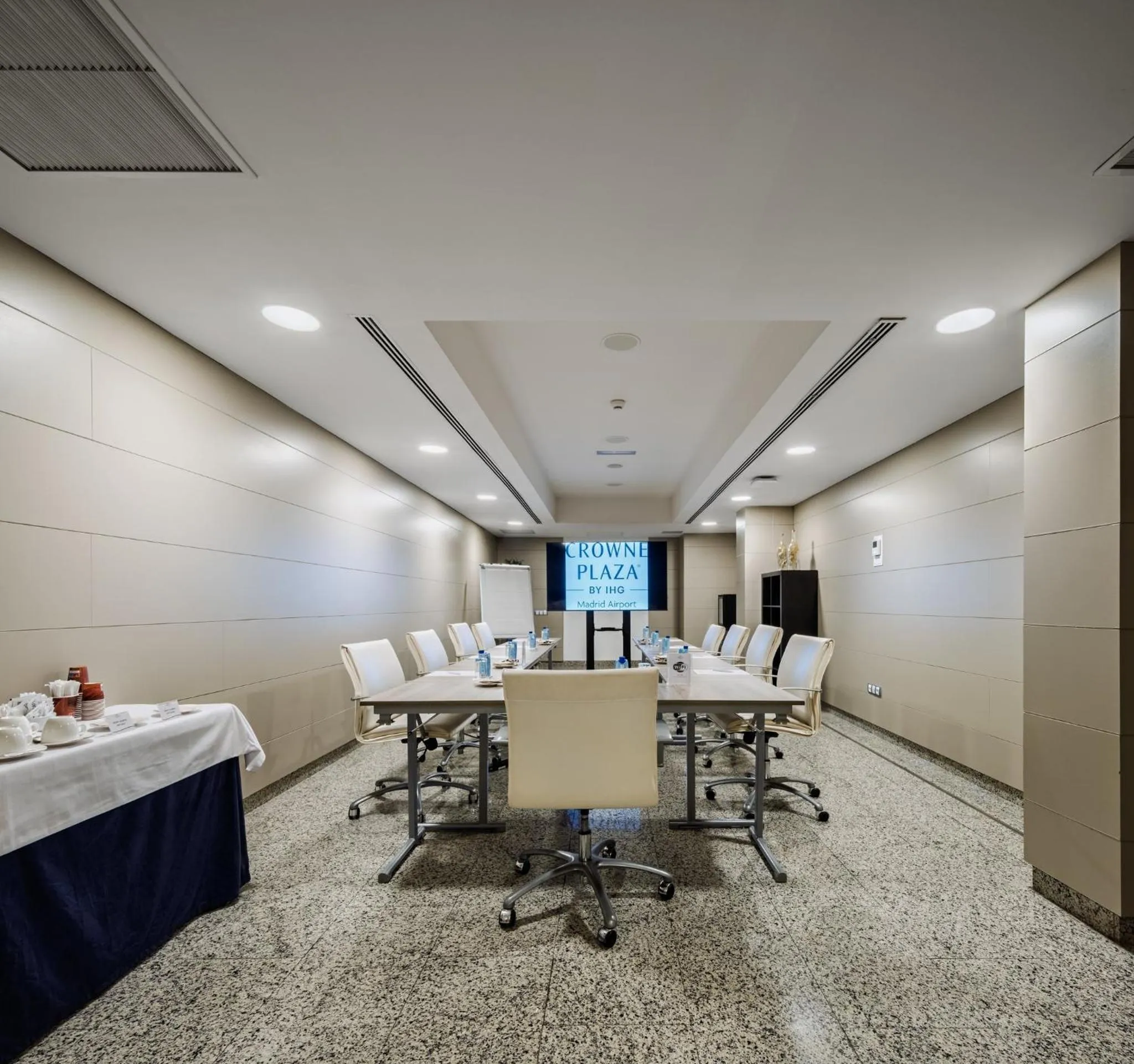 Meeting/conference room in Hotel Crowne Plaza Madrid Airport