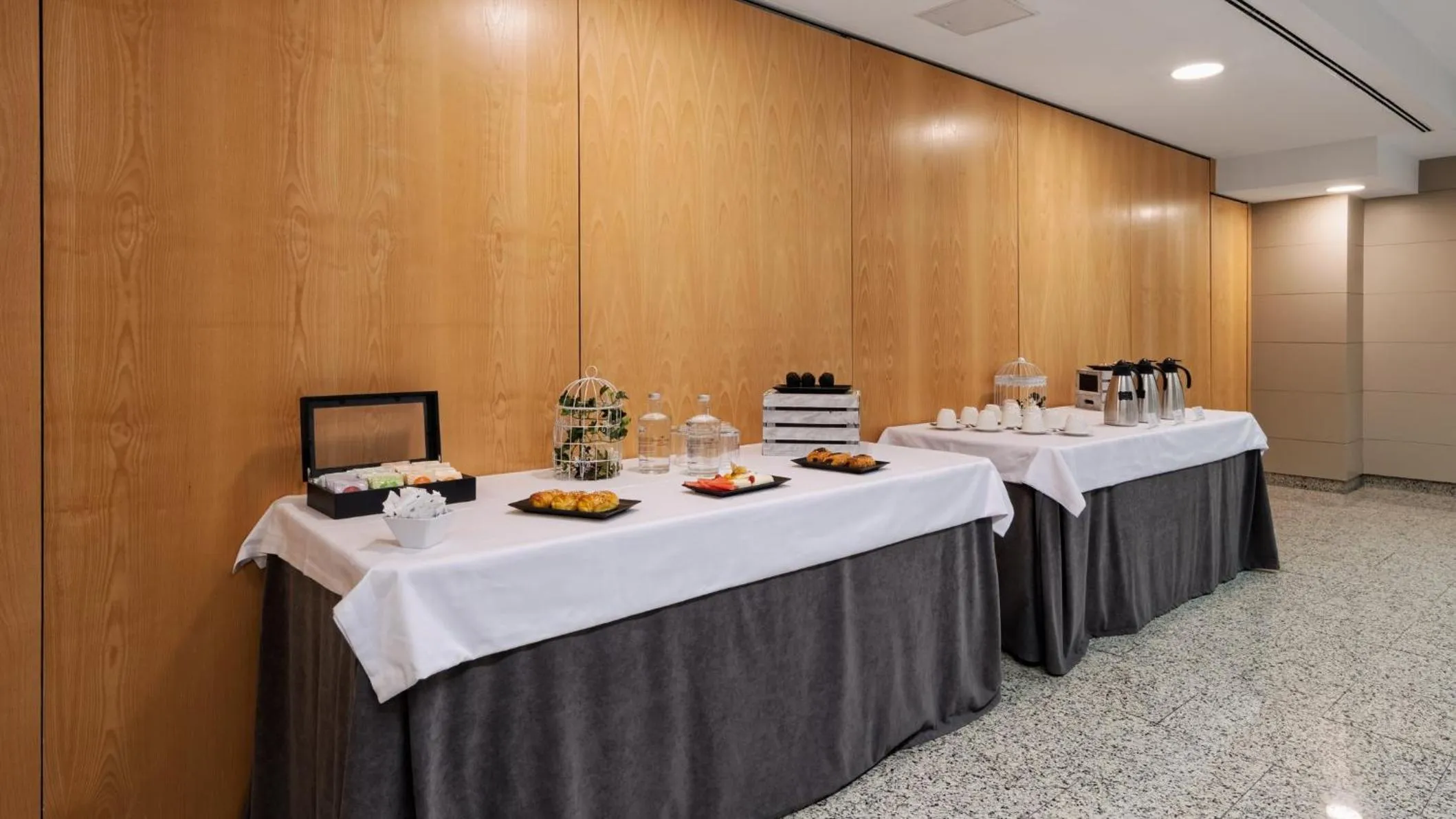 Meeting/conference room in Hotel Crowne Plaza Madrid Airport