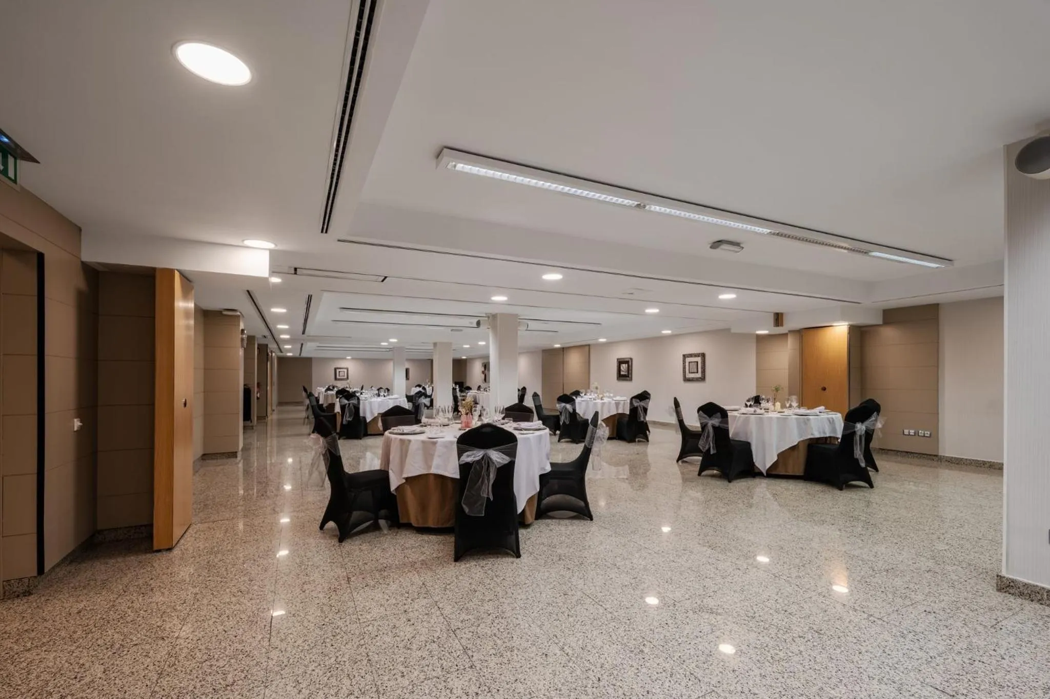 Meeting/conference room in Hotel Crowne Plaza Madrid Airport