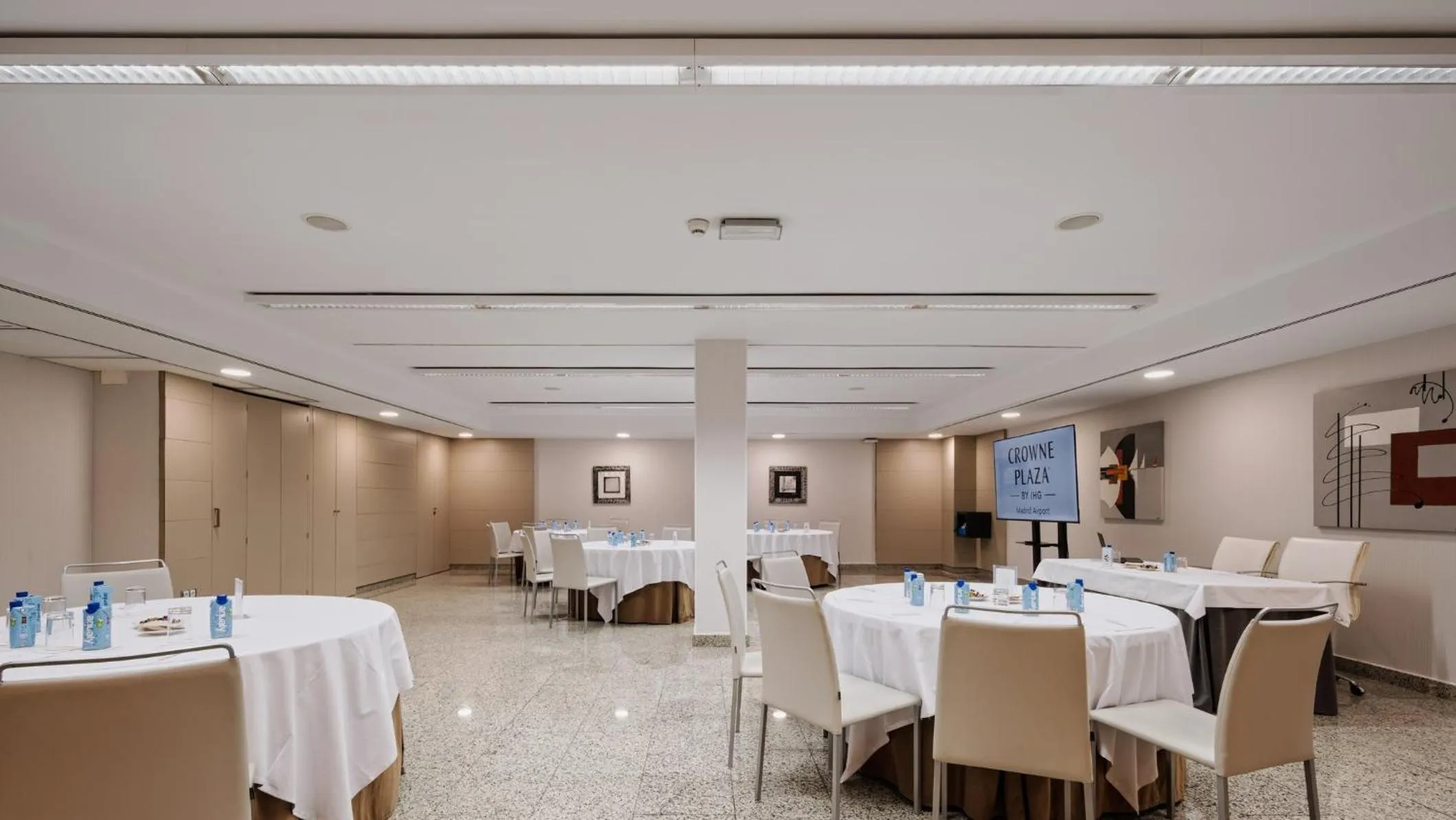 Meeting/conference room in Hotel Crowne Plaza Madrid Airport