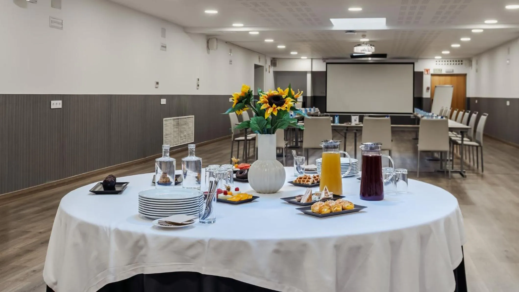 Meeting/conference room in Hotel Crowne Plaza Madrid Airport