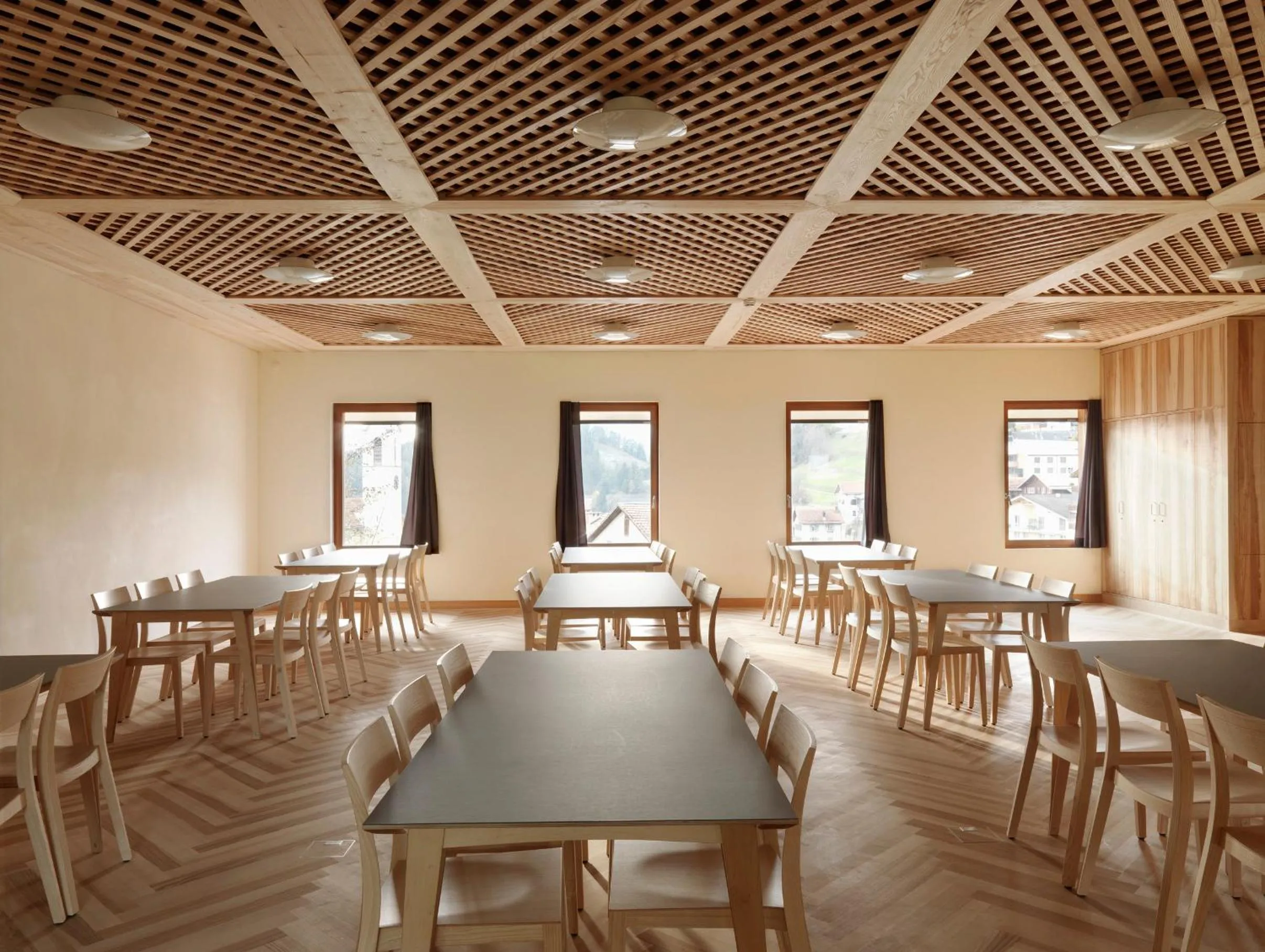 Restaurant/places to eat in Jugendherberge Trin