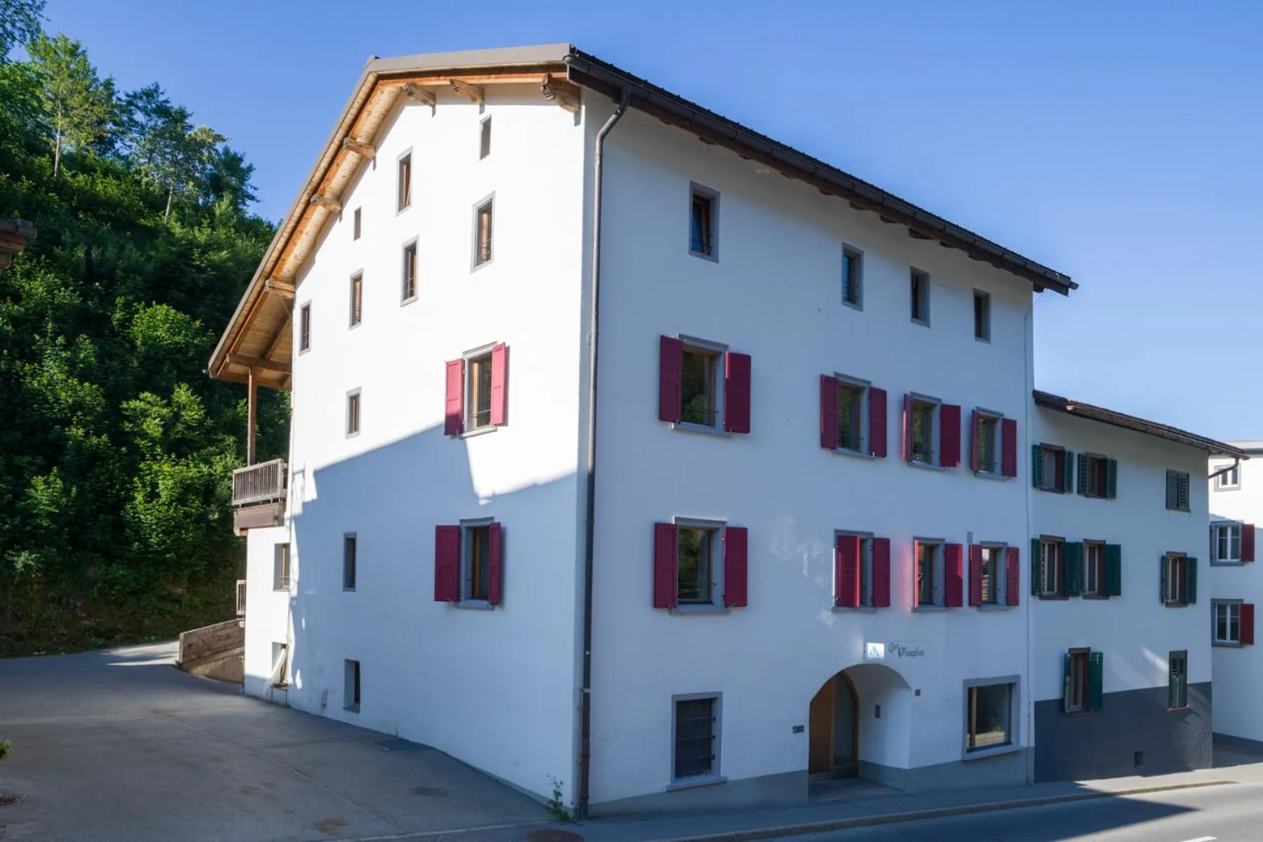 Property building in Jugendherberge Trin