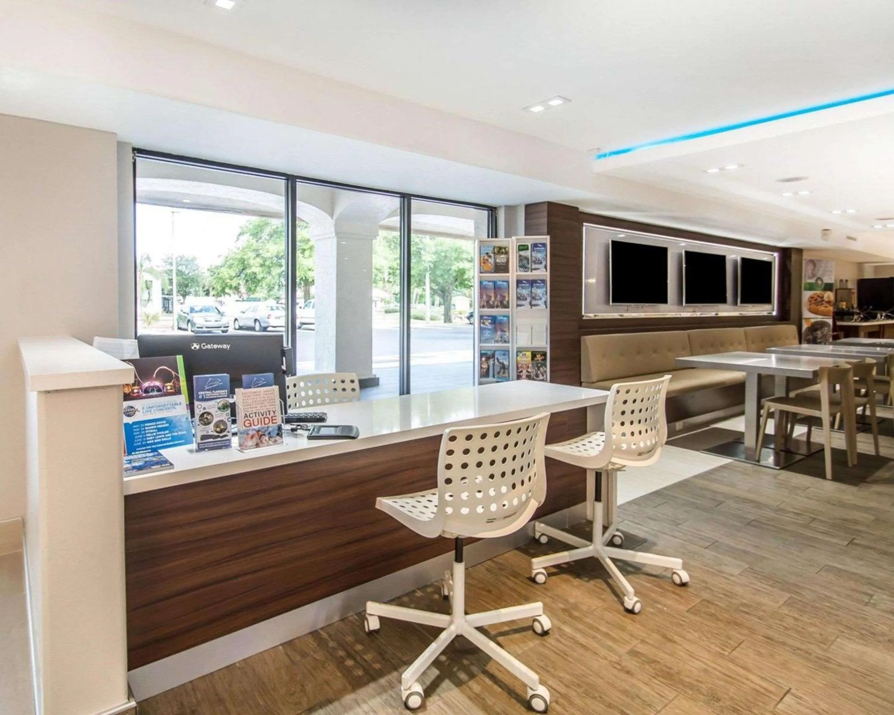 Lobby or reception in Quality Inn & Suites By the Parks