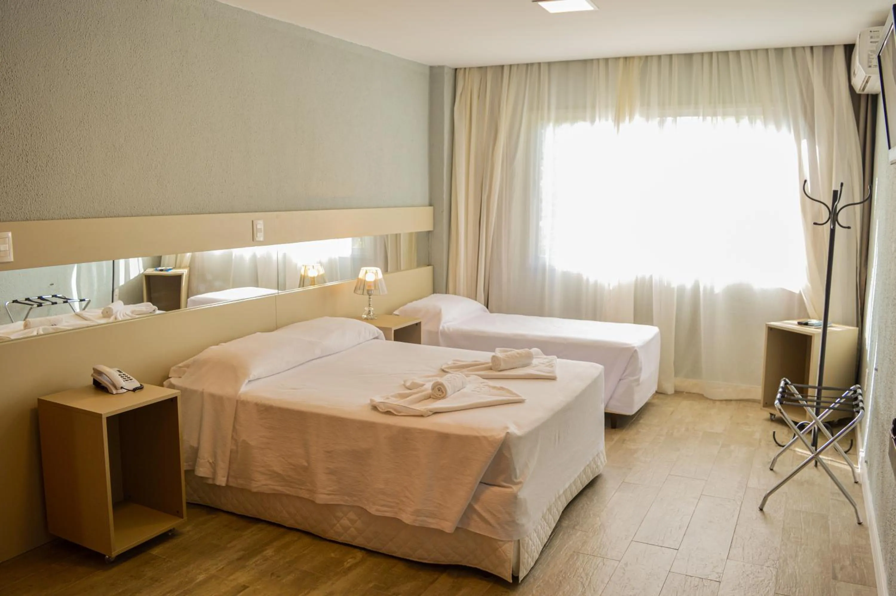 Photo of the whole room, Bed in Sky Valle Hotel