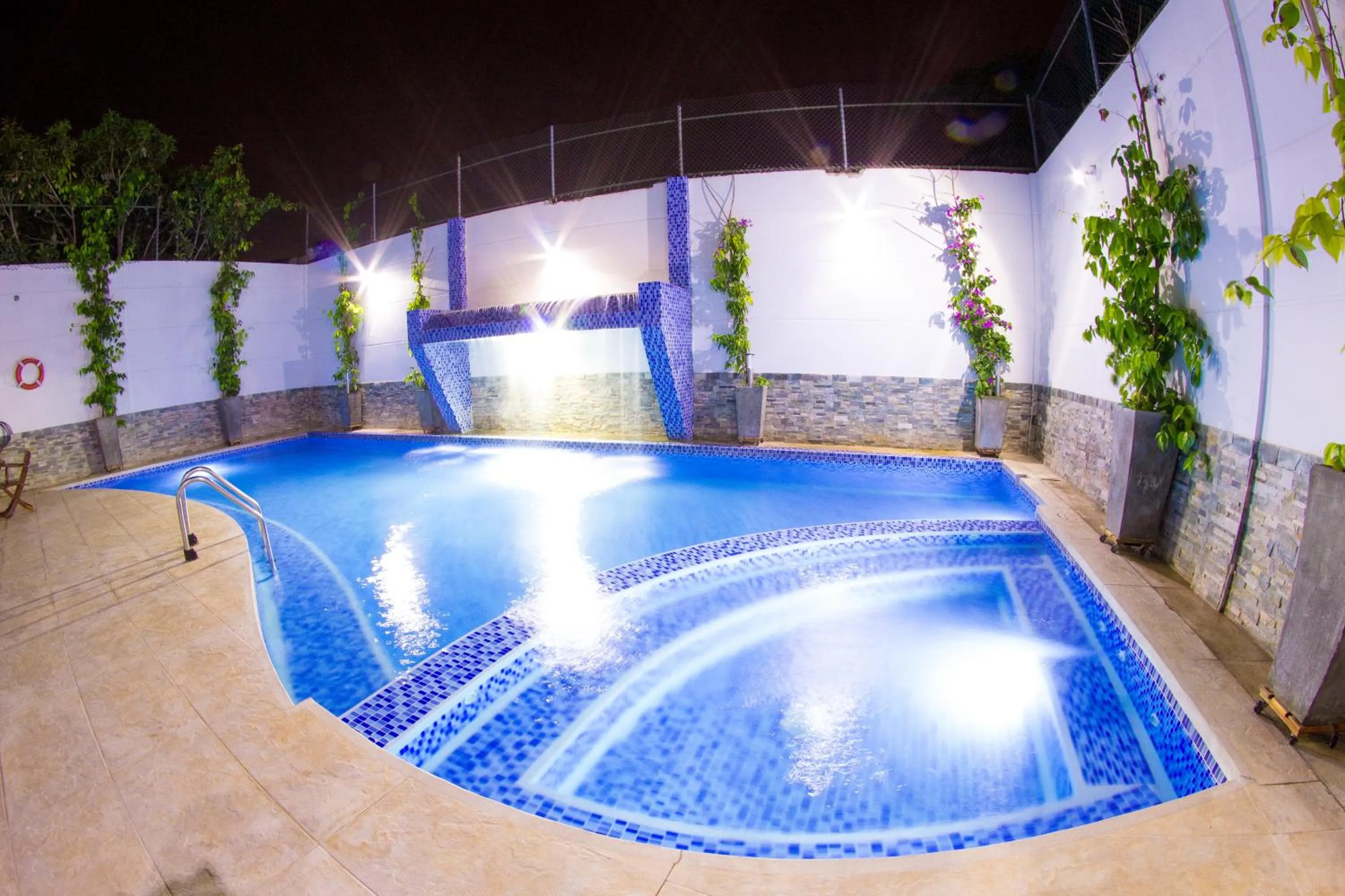 Swimming pool in Hotel Altamar Cartagena