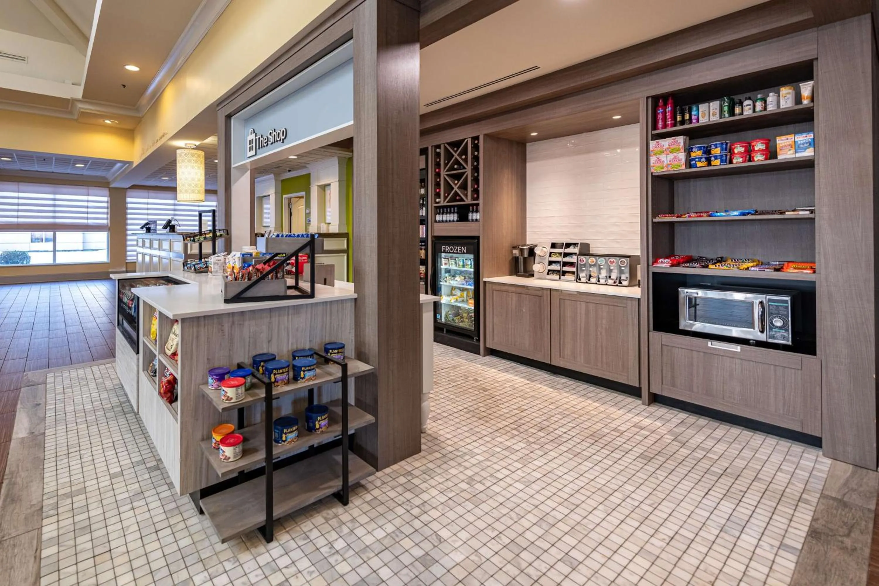 Restaurant/places to eat in Hilton Garden Inn Newport News