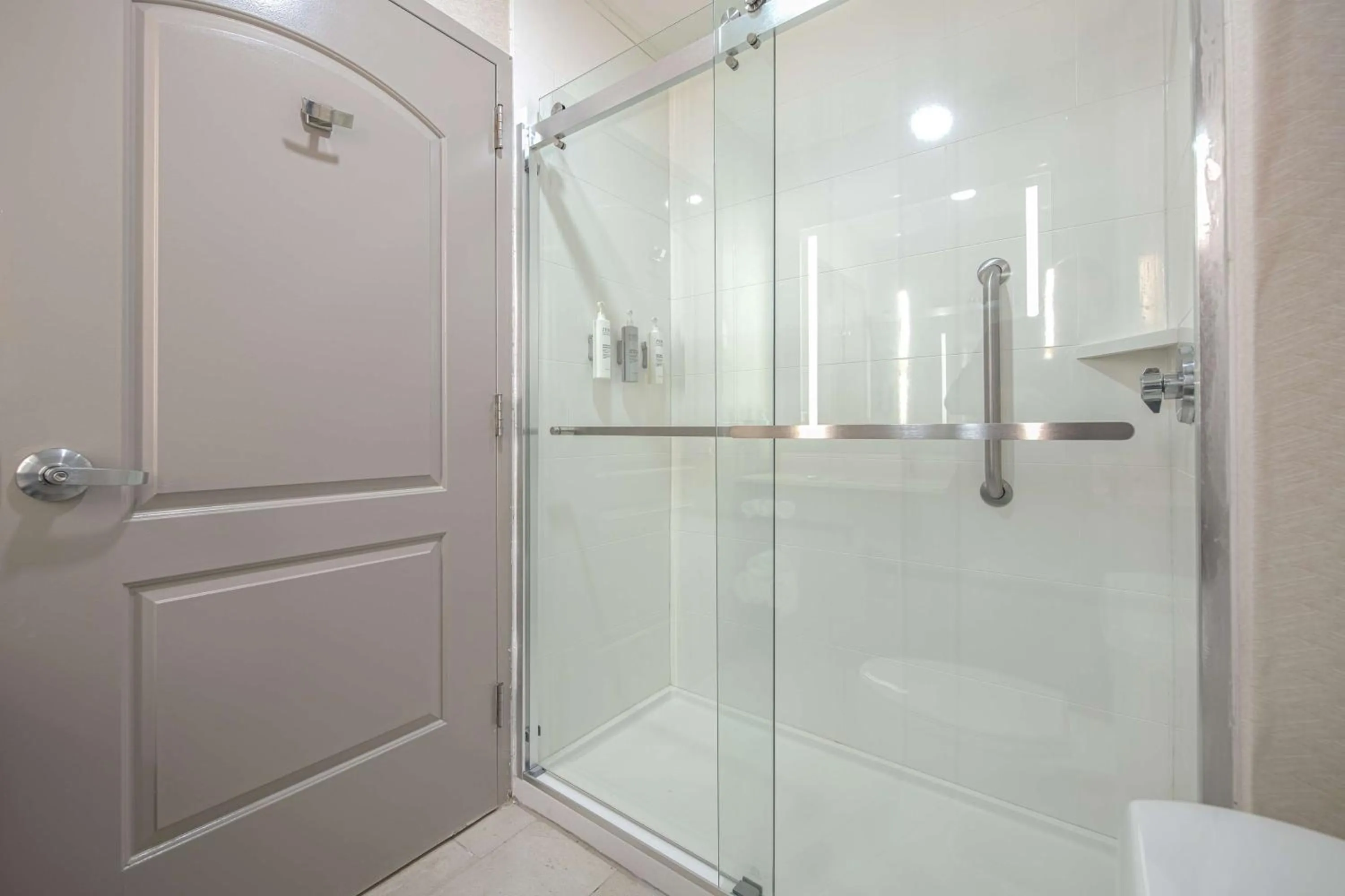 Bathroom in Hilton Garden Inn Newport News