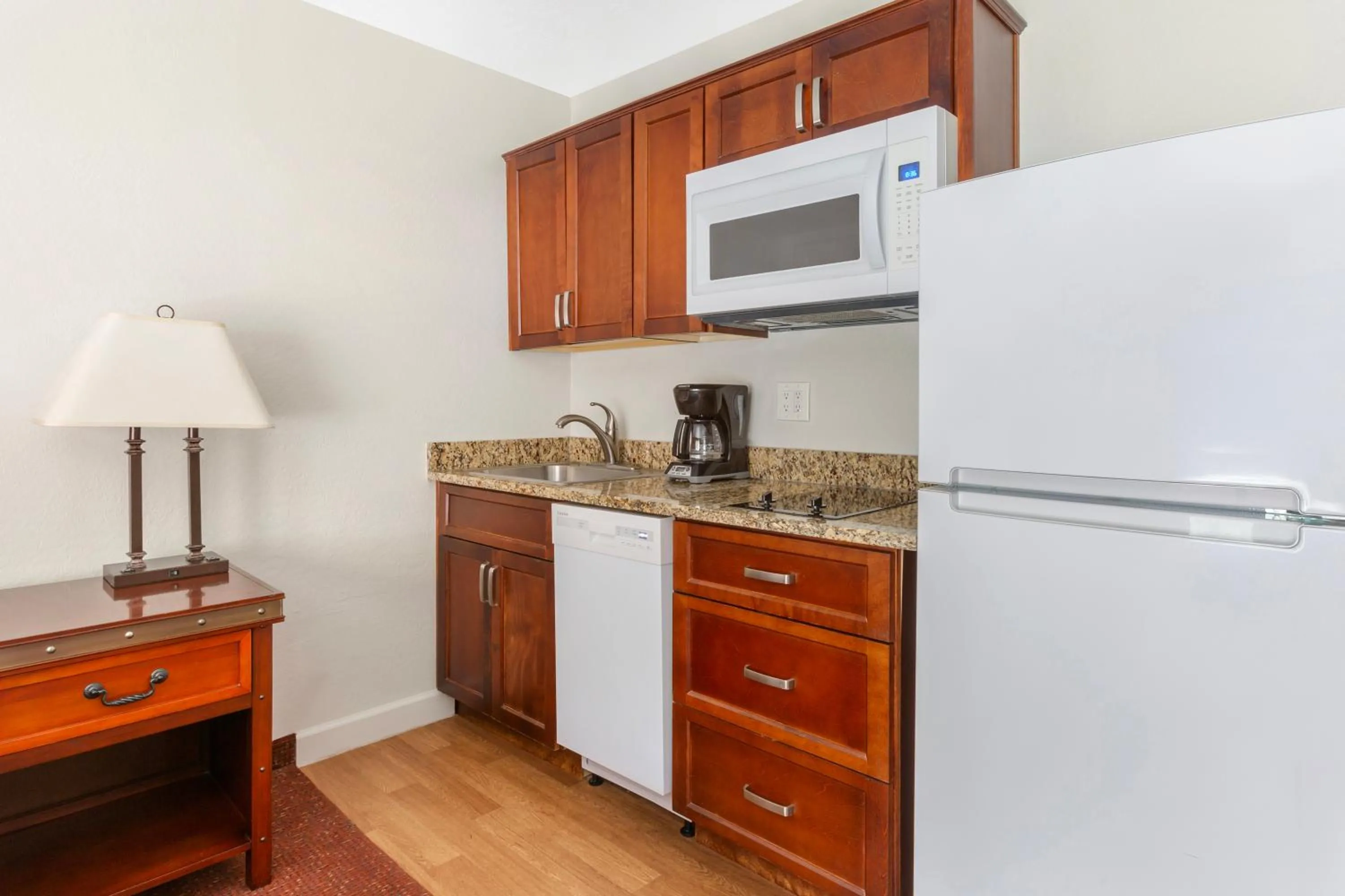 Kitchen or kitchenette in Kohl's Ranch Lodge
