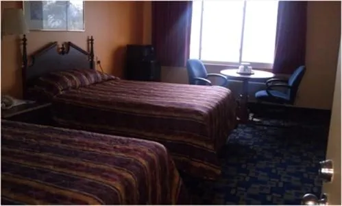 Bed in Rumford Motor Inn