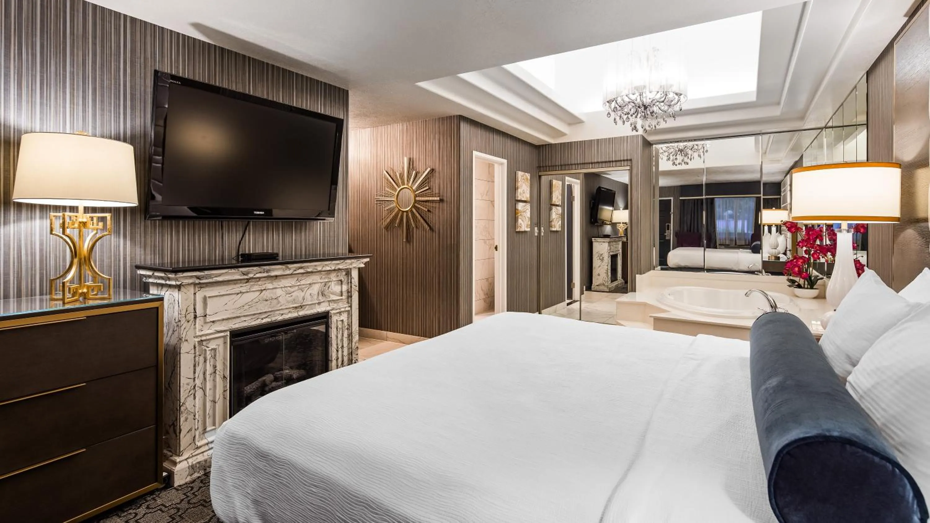 Bedroom, Bed in Abbey Inn Cedar City