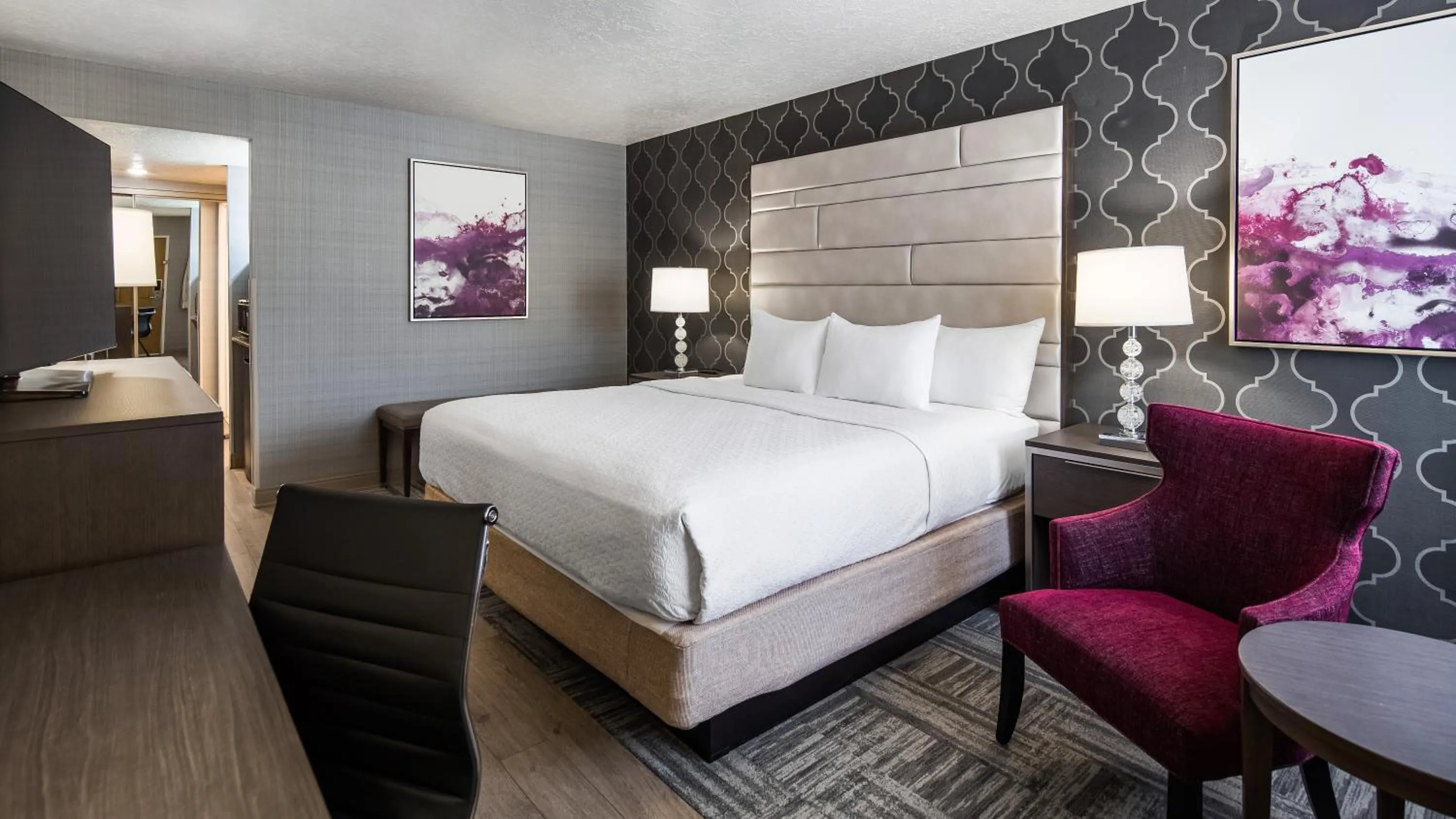 Bed in Abbey Inn Cedar City