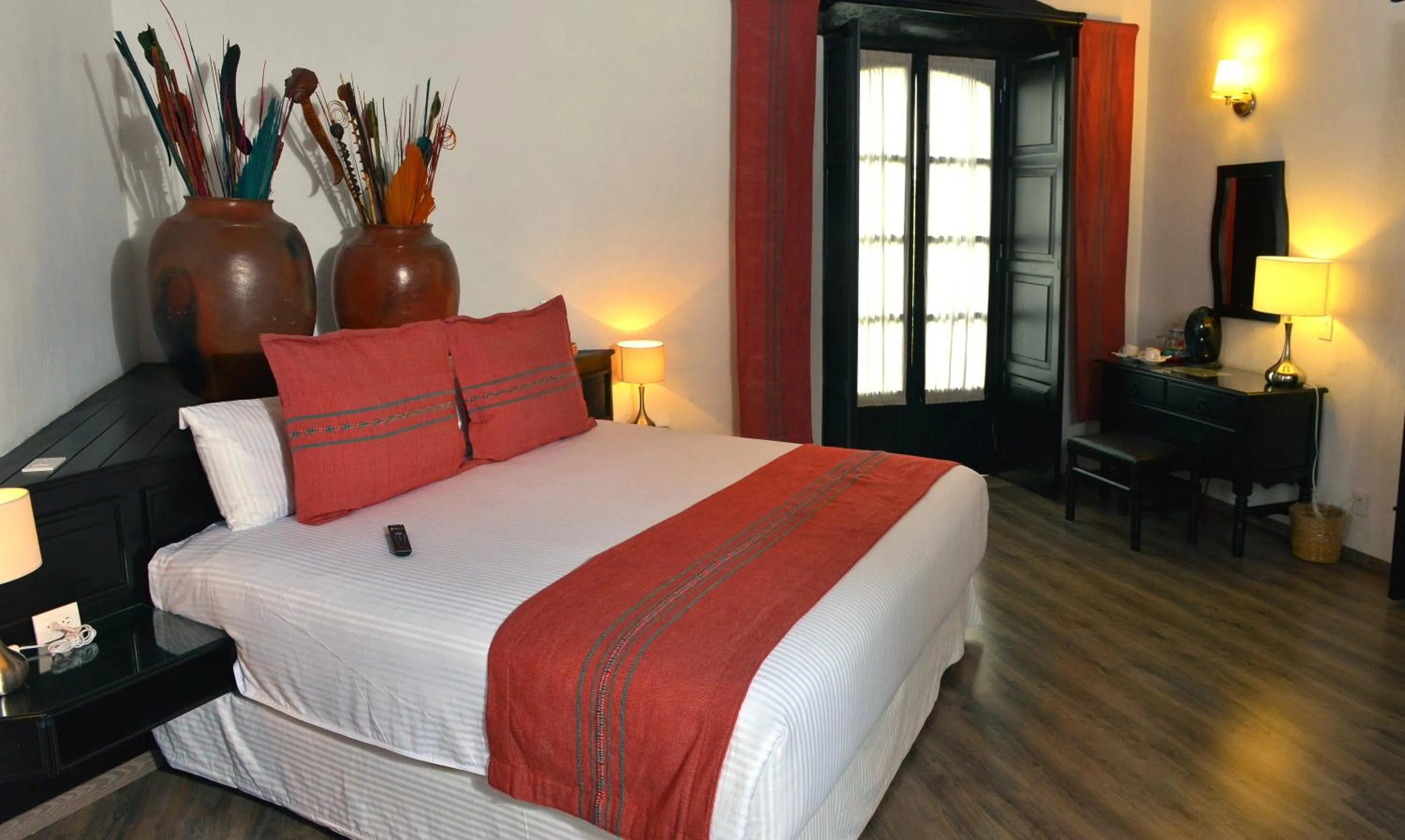 Bed in Best Western Plus Posada de Don Vasco