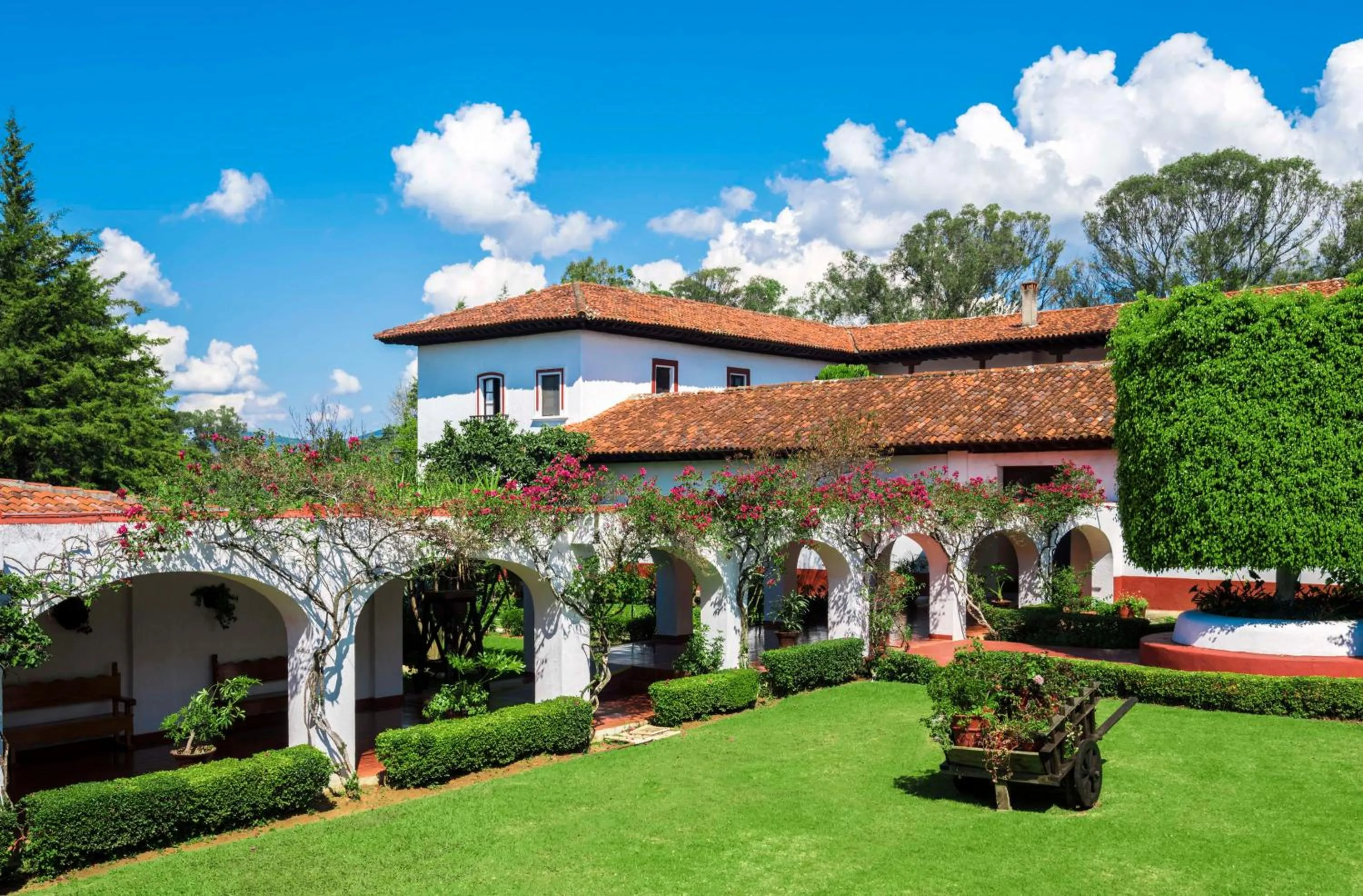 Property building in Best Western Plus Posada de Don Vasco