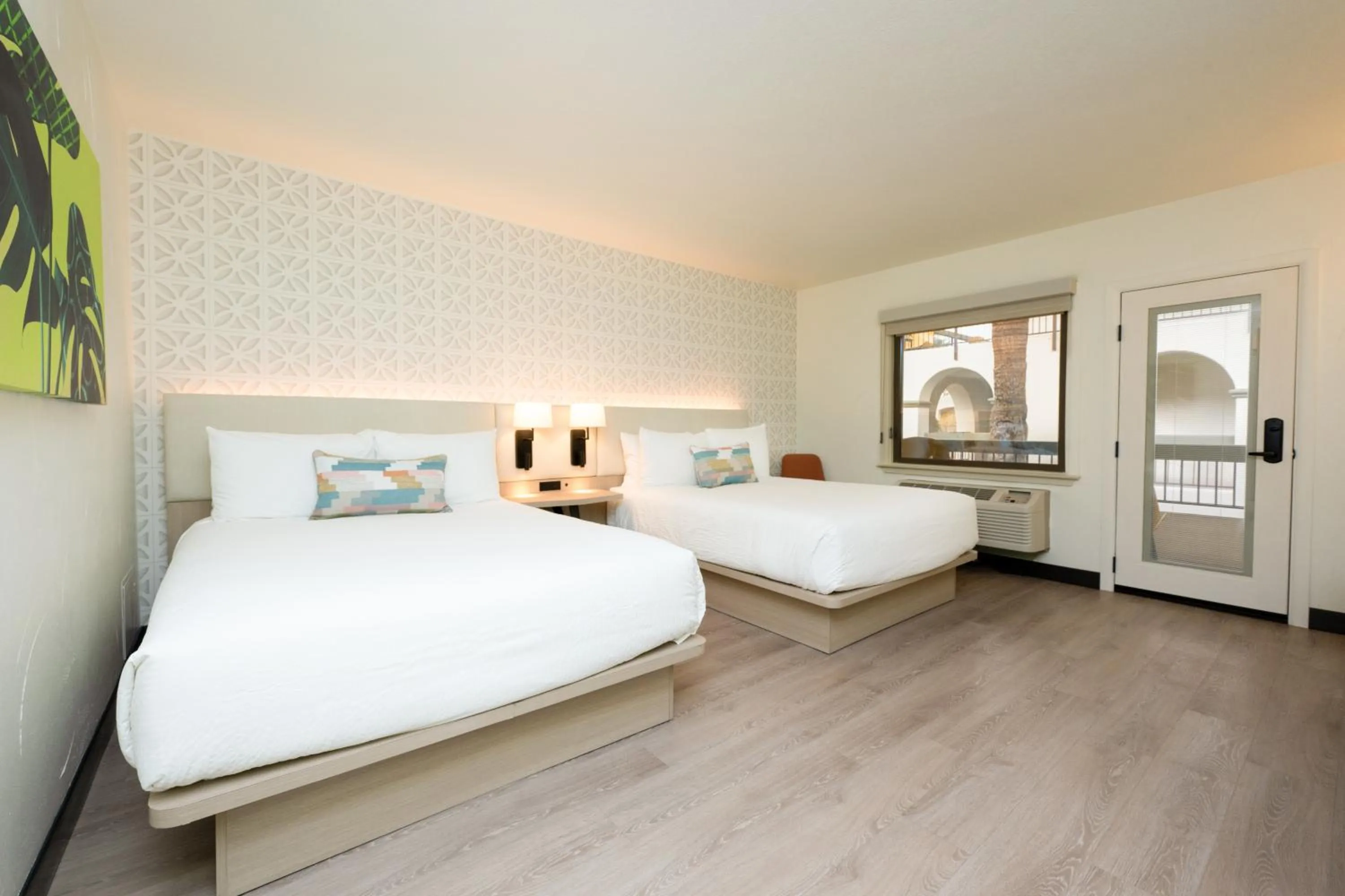 Bed in Palm Mountain Resort & Spa