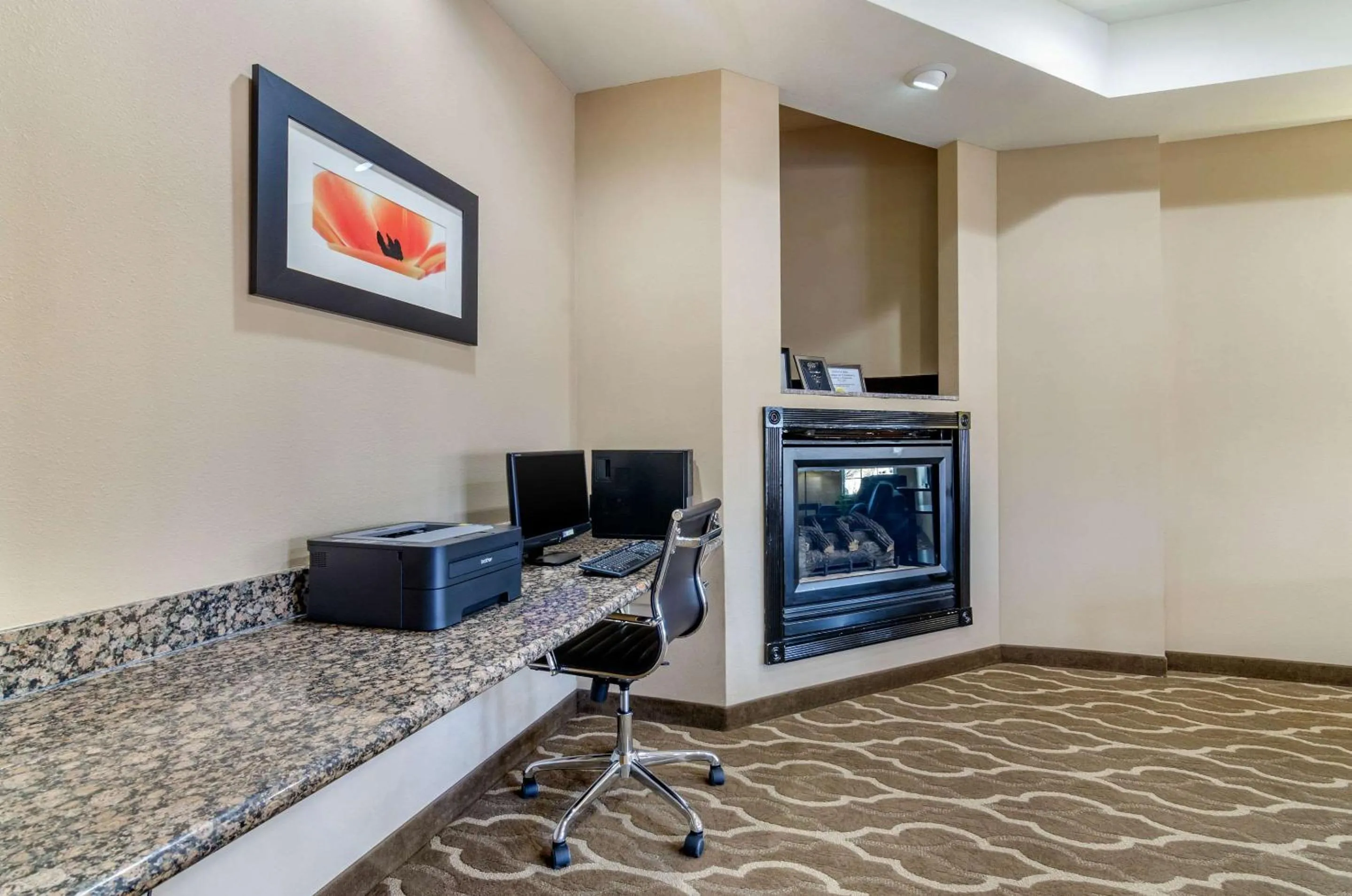 Business facilities in Comfort Inn & Suites near Bethel College