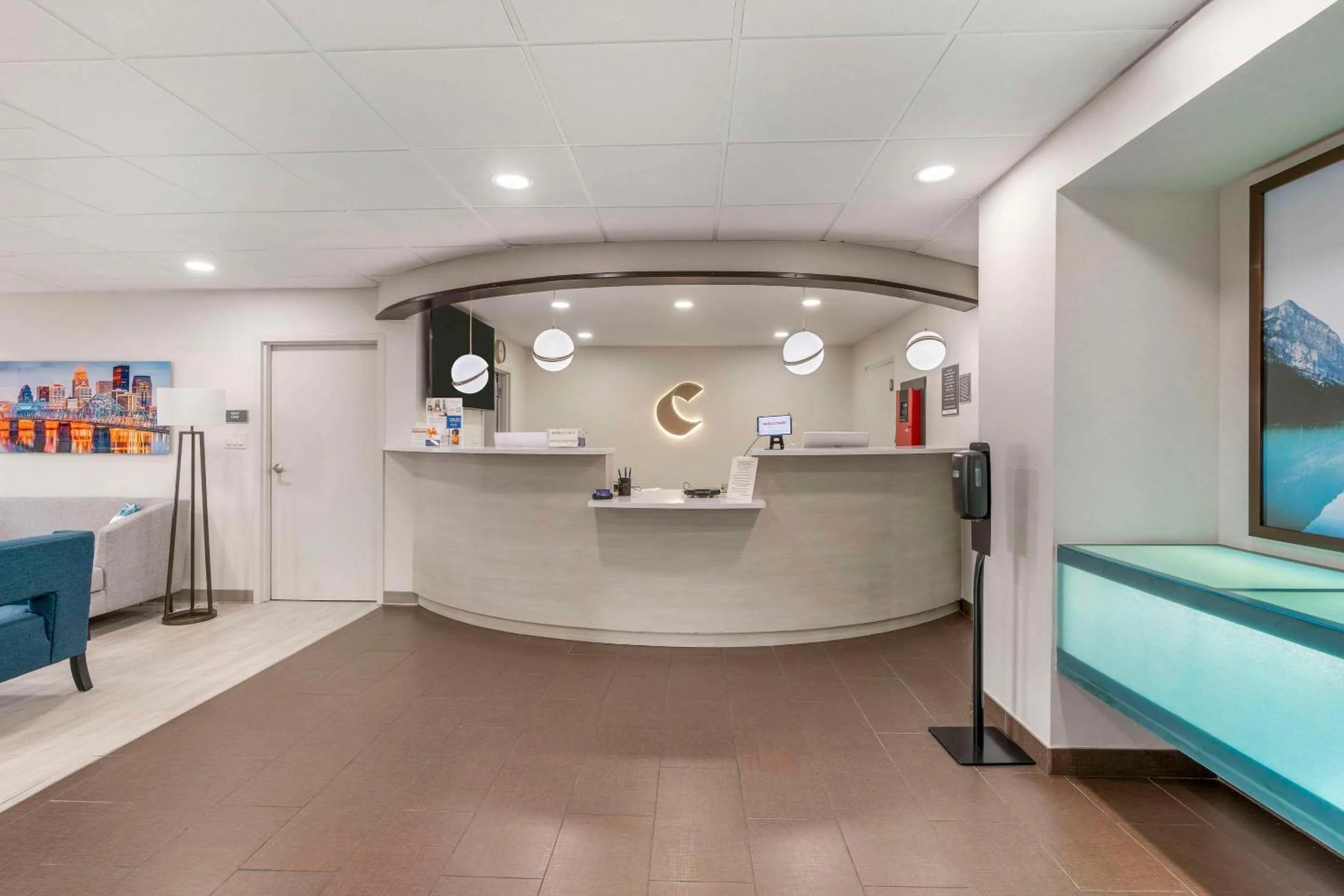 Lobby or reception, Bed in Comfort Inn & Suites Louisville Airport Fair & Expo