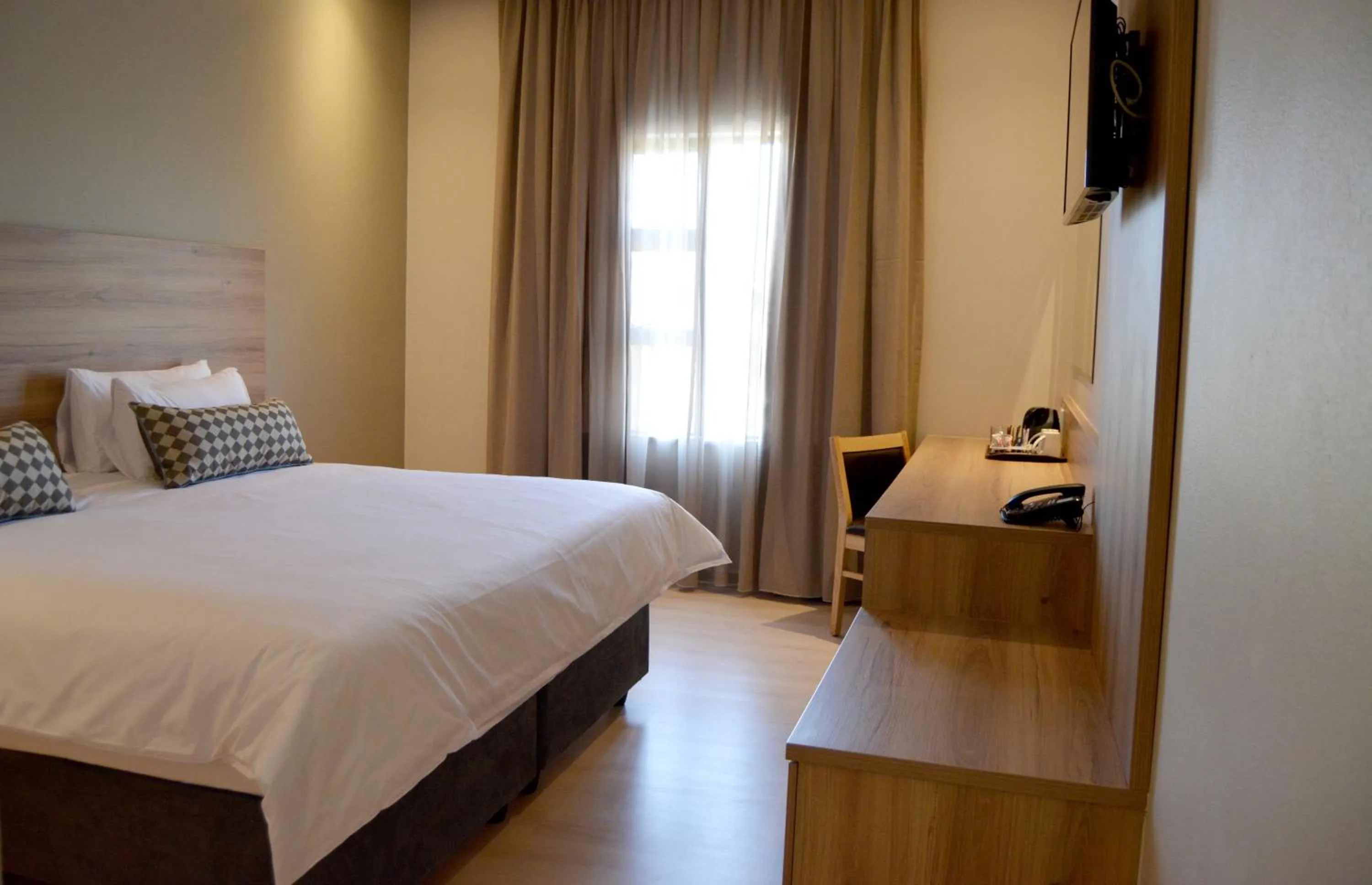 Bedroom, Bed in Regal Inn Hotel Midrand