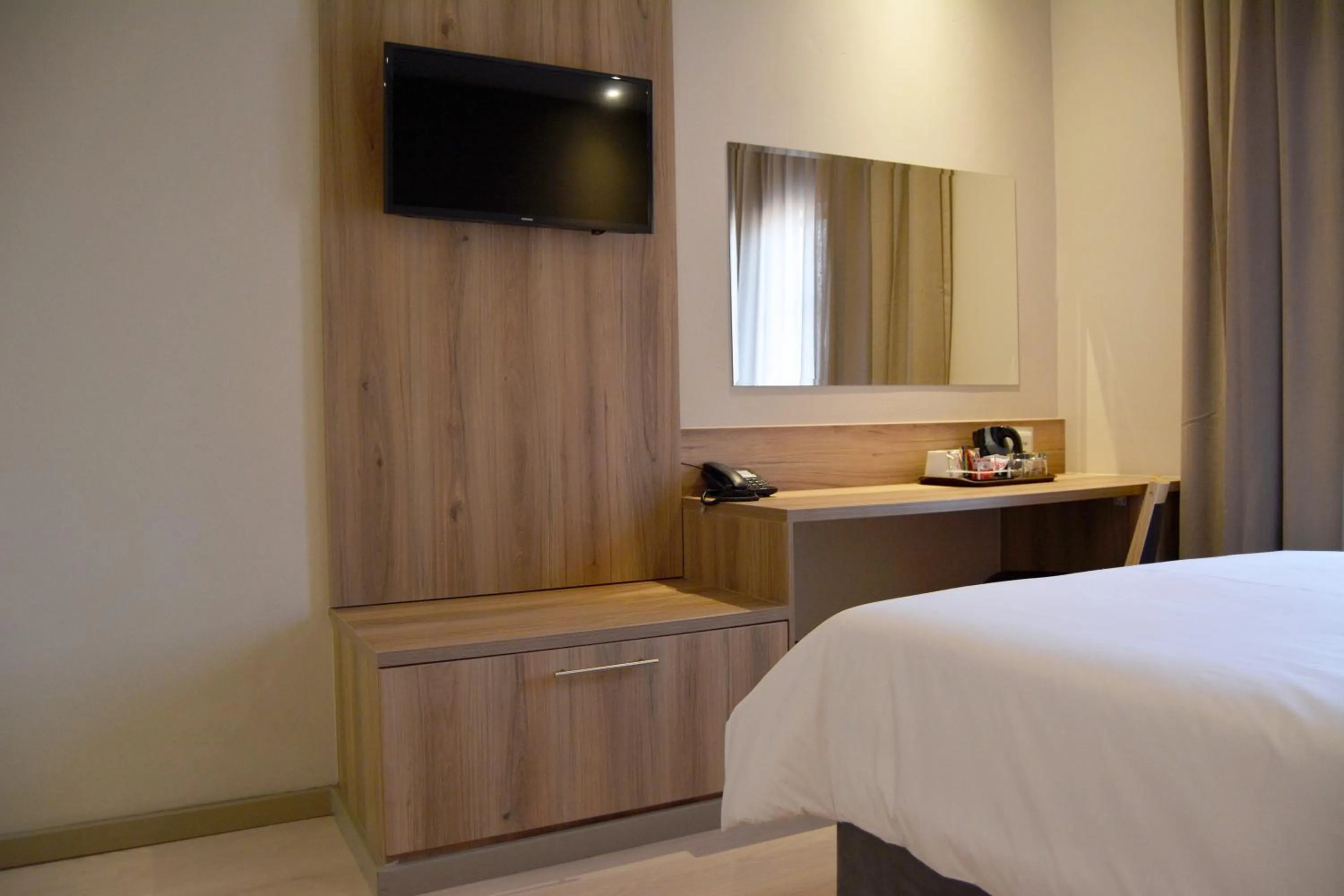 Bedroom, Bed in Regal Inn Hotel Midrand