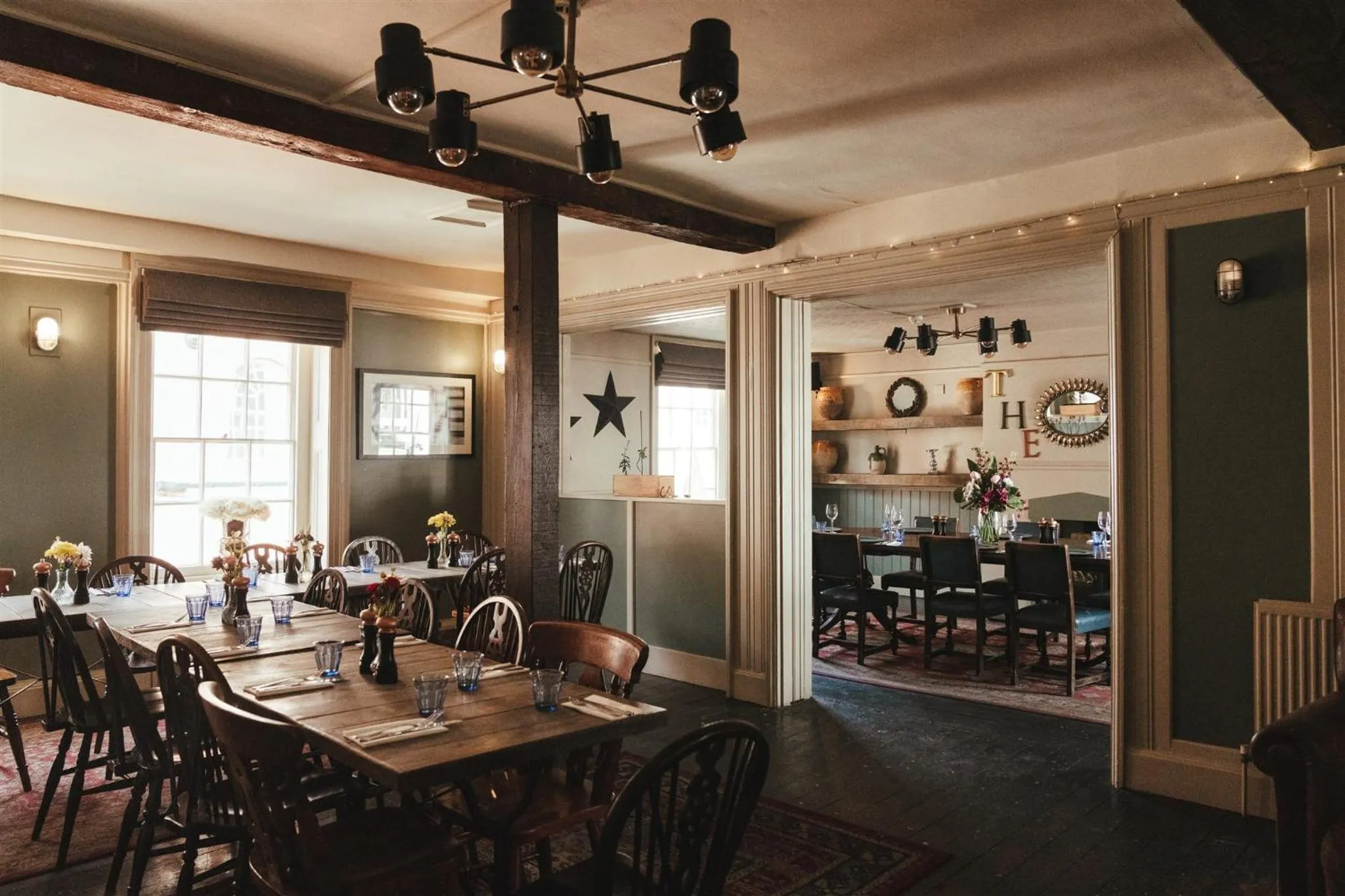 Restaurant/places to eat in The Ship Inn