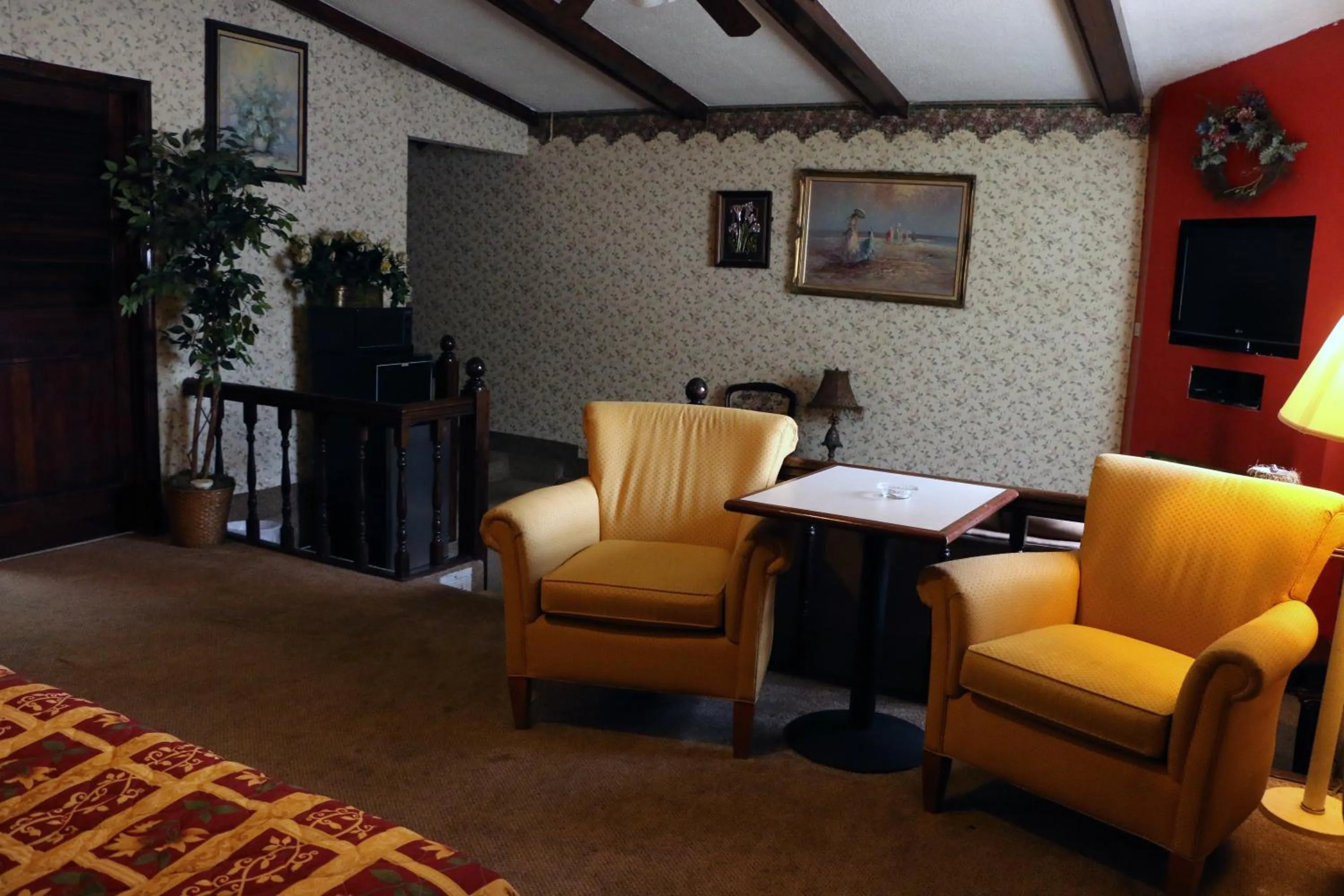 Seating Area in Bed Ford Inn