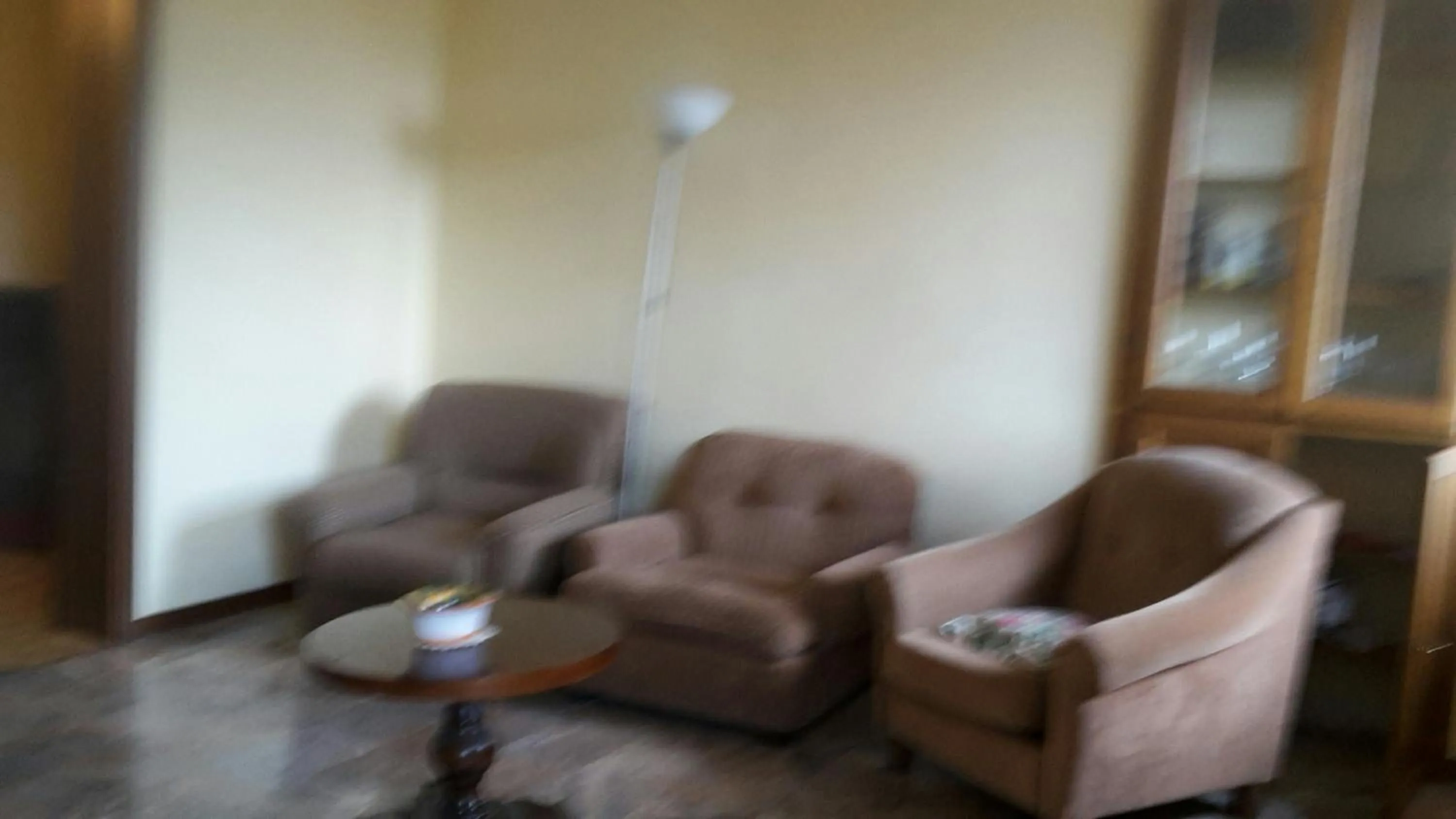 Communal lounge/ TV room in Gessy's