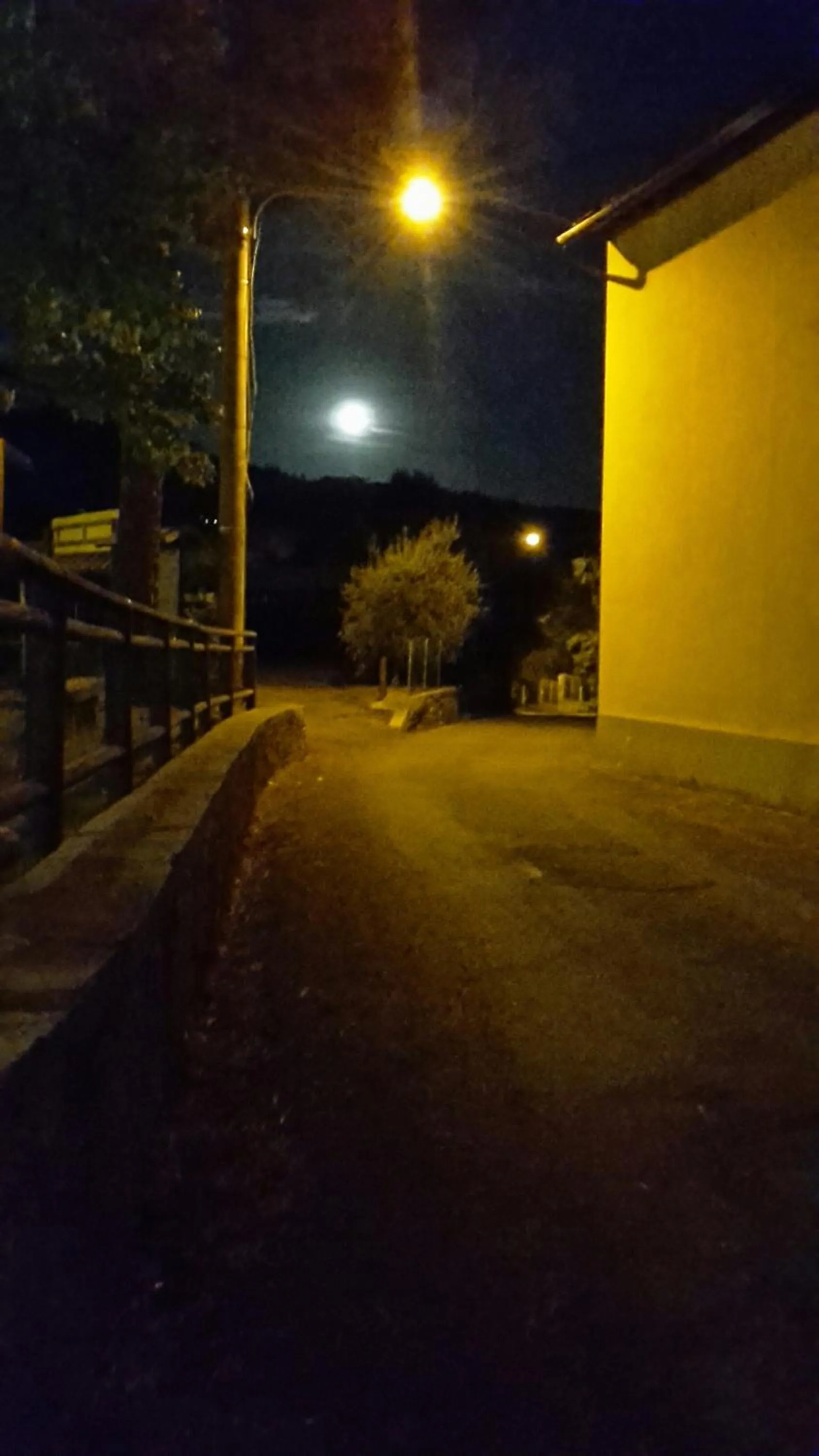 Neighbourhood in Gessy's