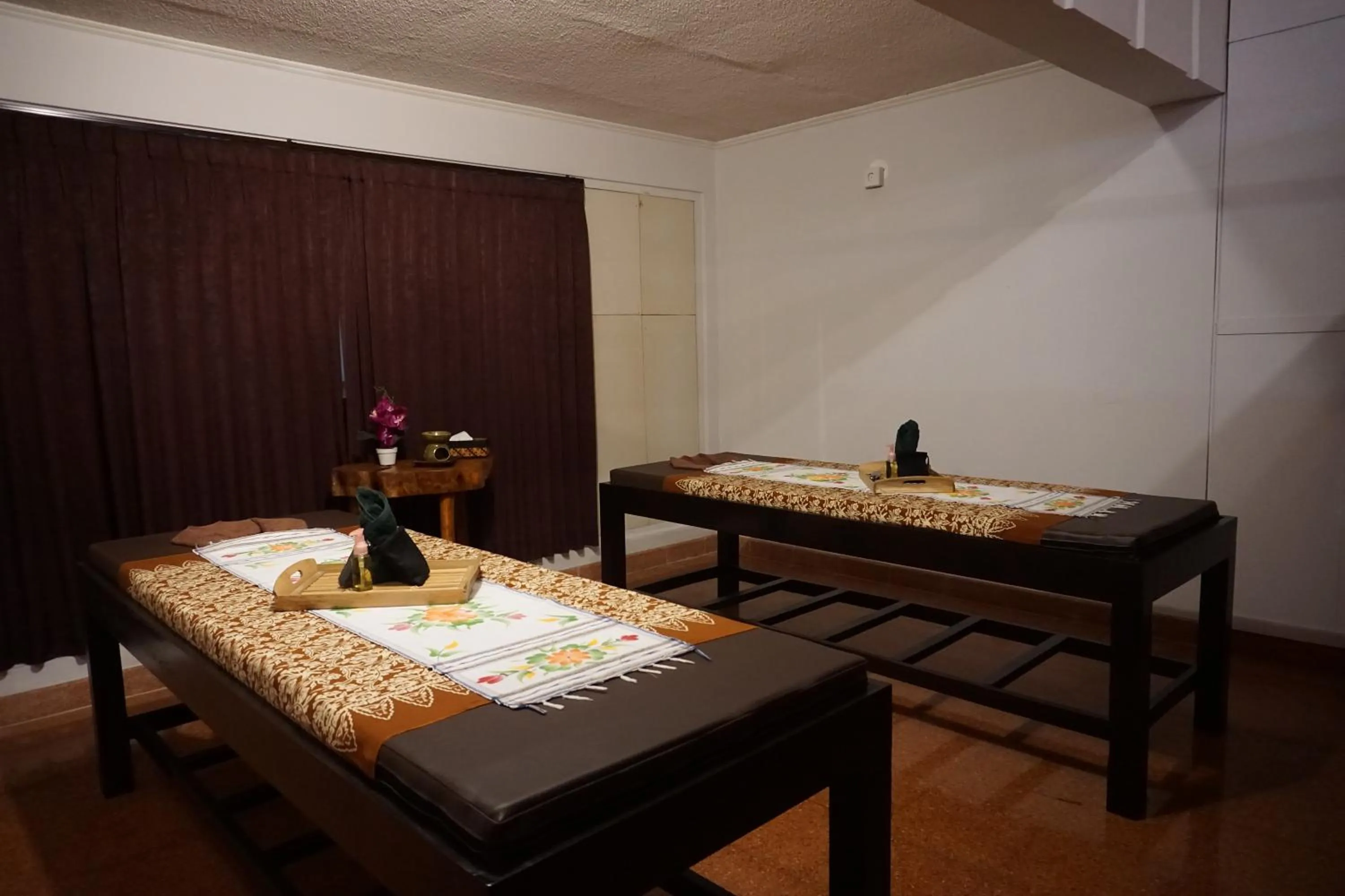 Massage, Bed in Taman Harum Cottages
