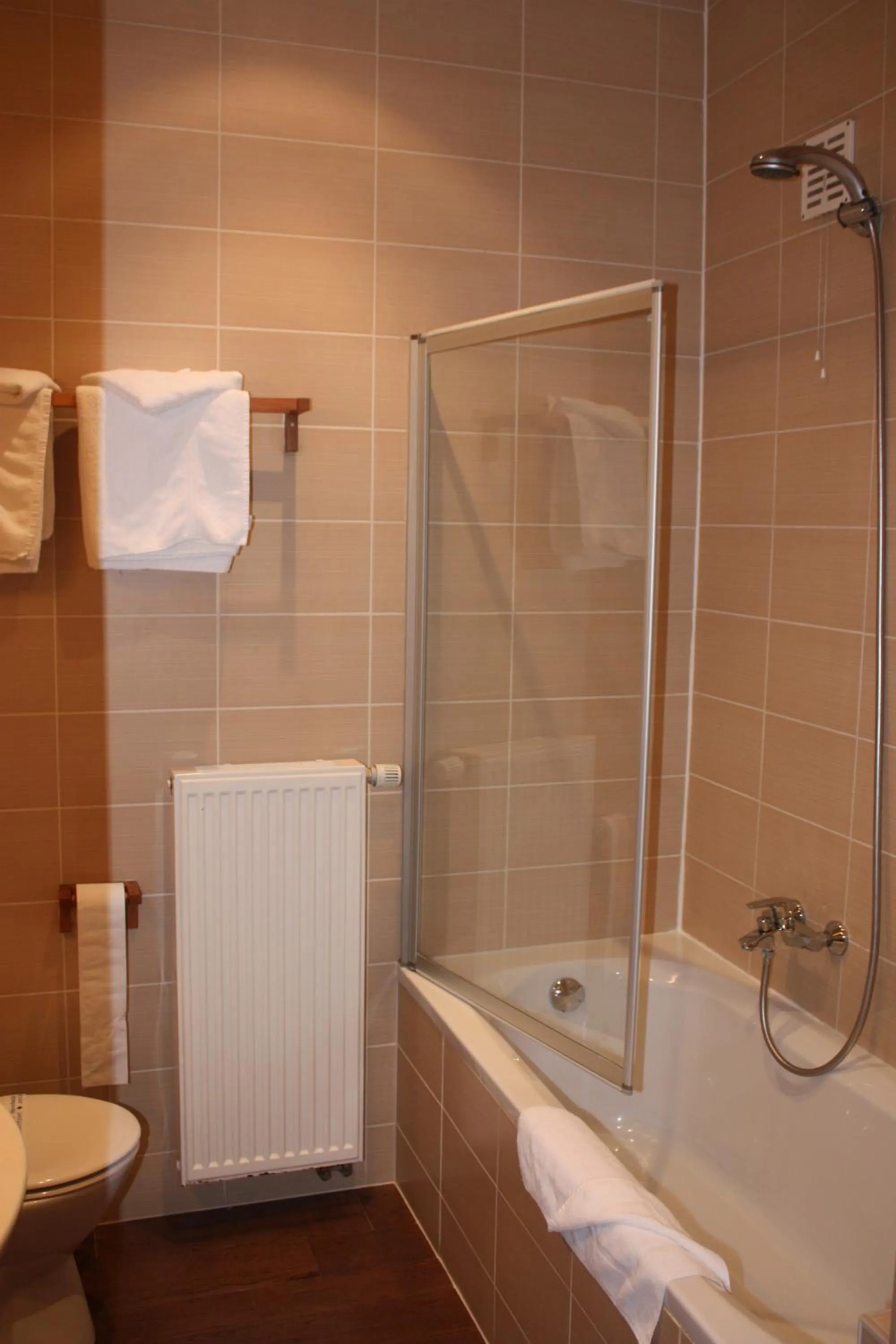 Bathroom in Hotel Giorgi et logements insolites-jacuzzi privé