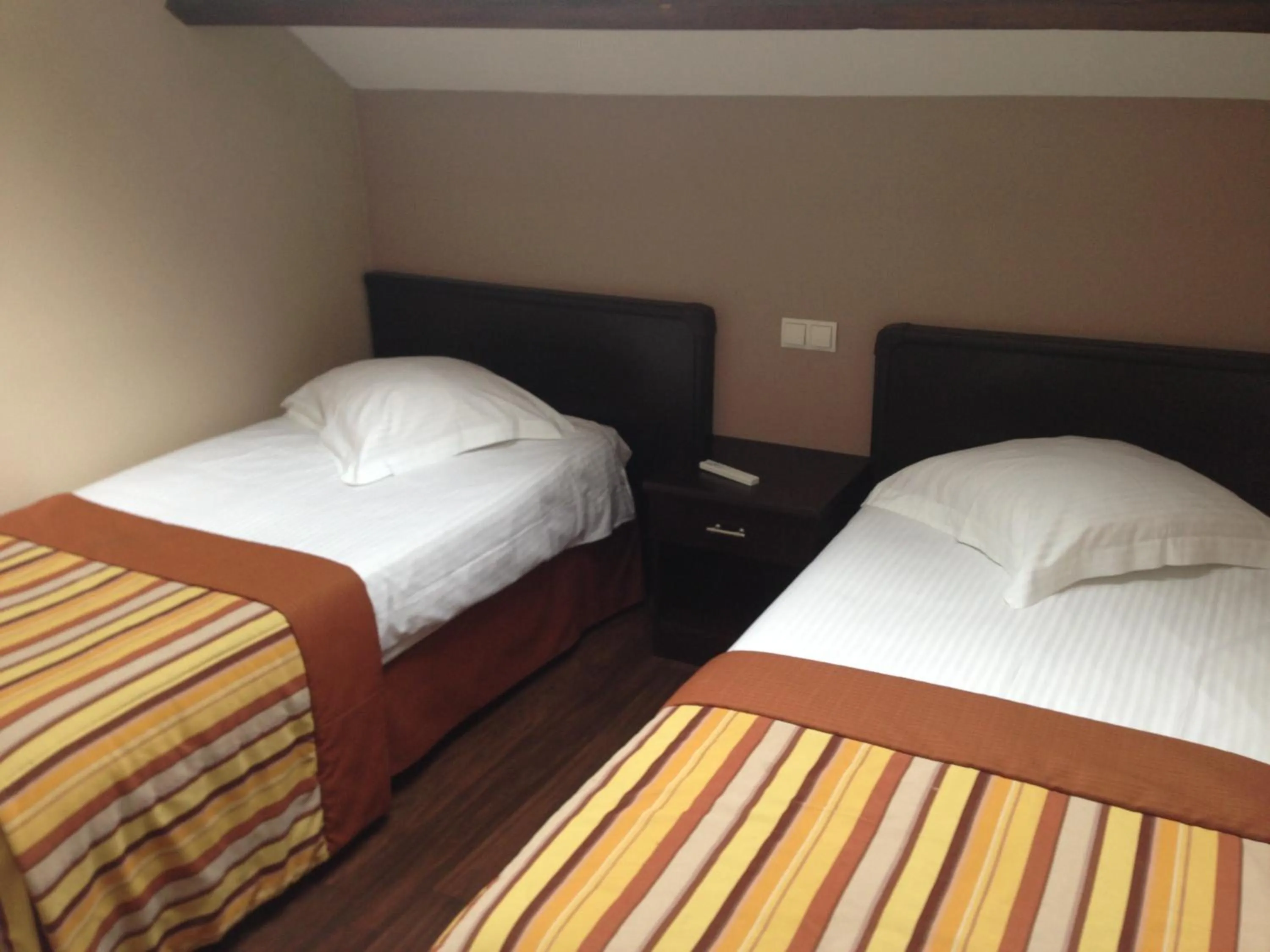 Bed in Hotel Giorgi et logements insolites-jacuzzi privé