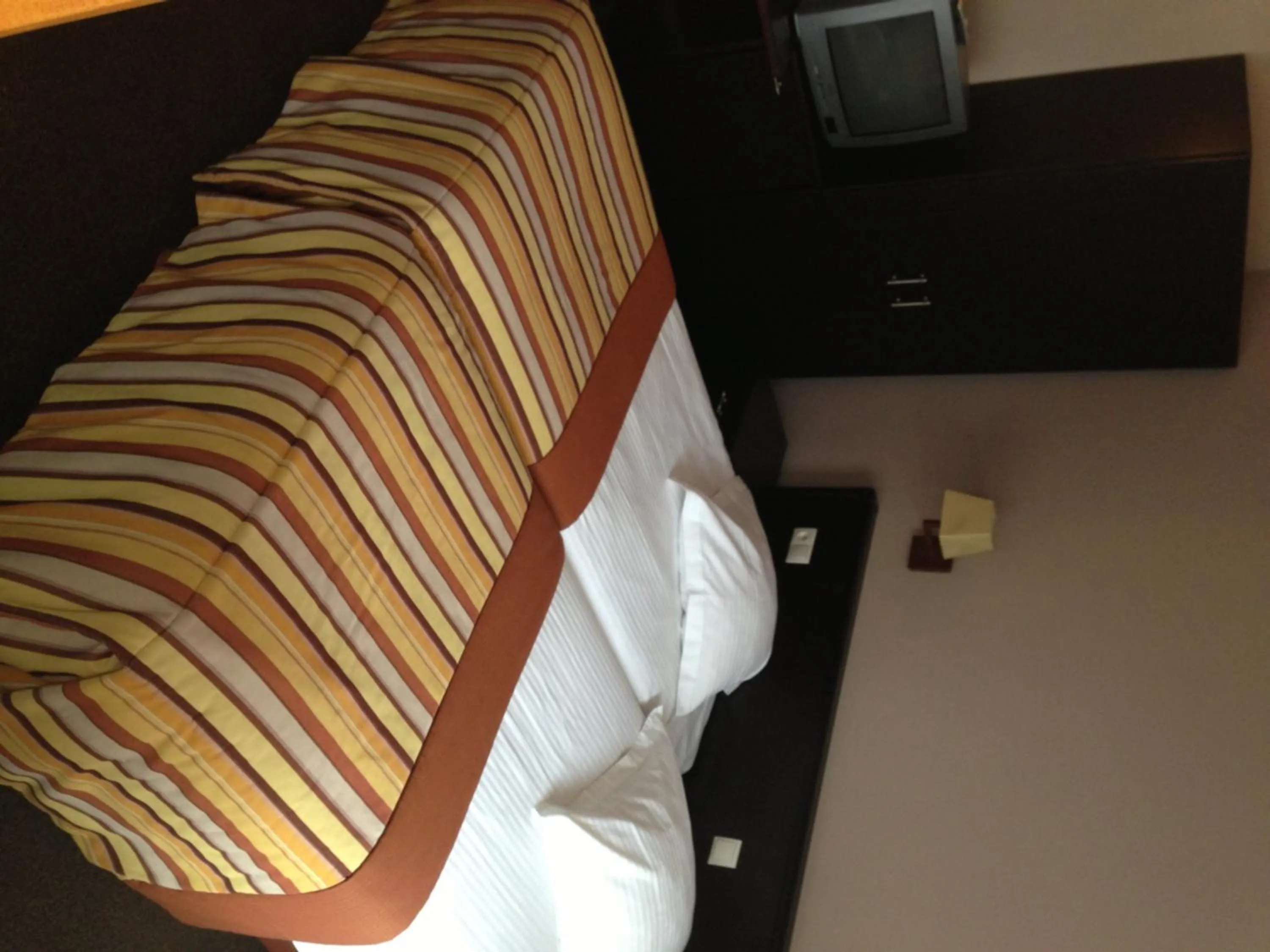 Bed in Hotel Giorgi et logements insolites-jacuzzi privé