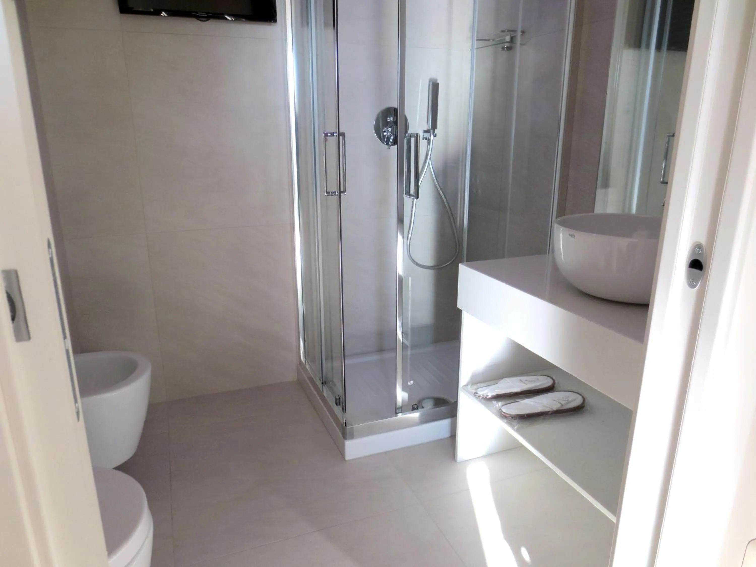 Shower in Gatto Bianco Le Terrazze