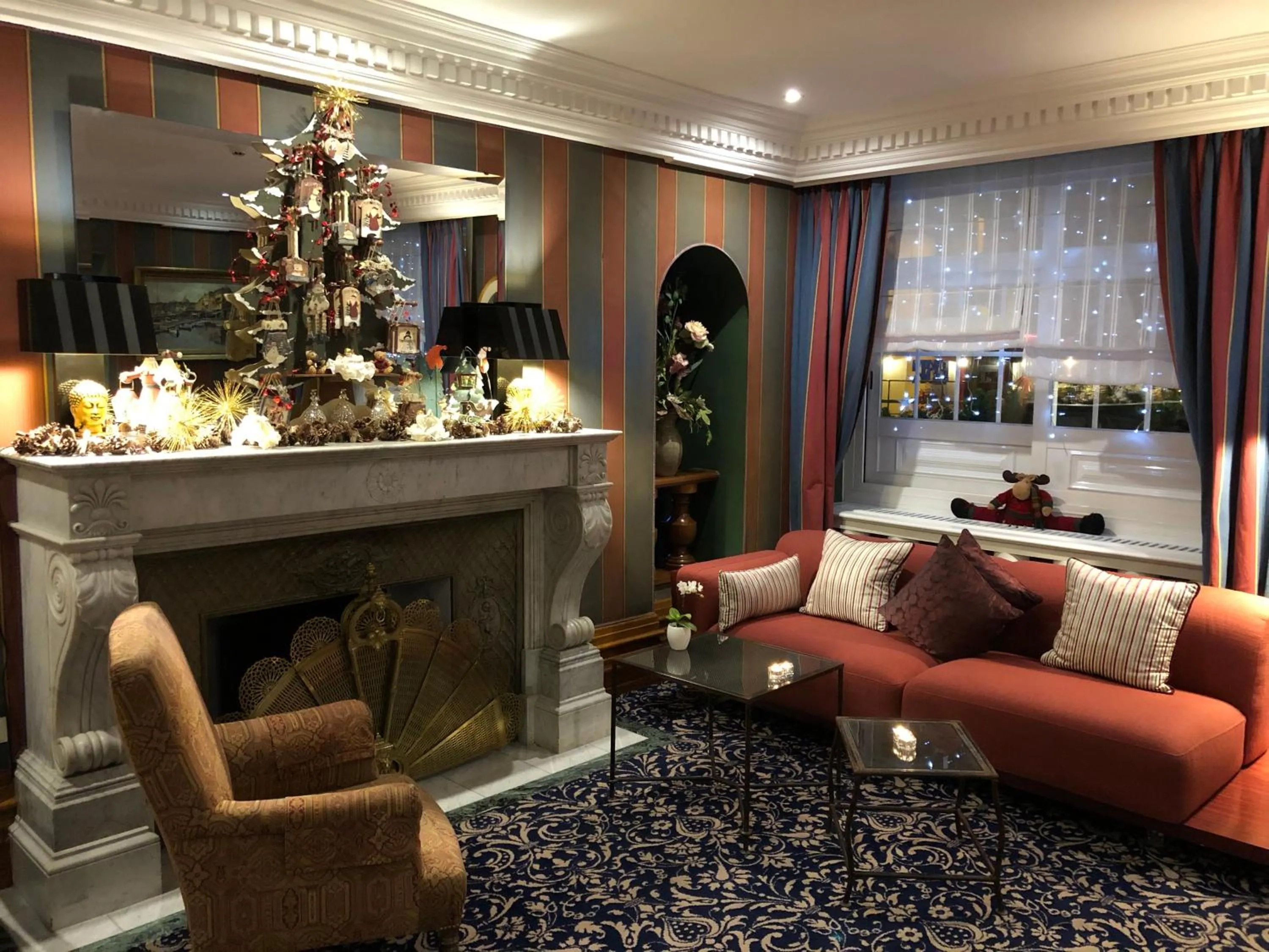 Property building in Hôtel Restaurant Million