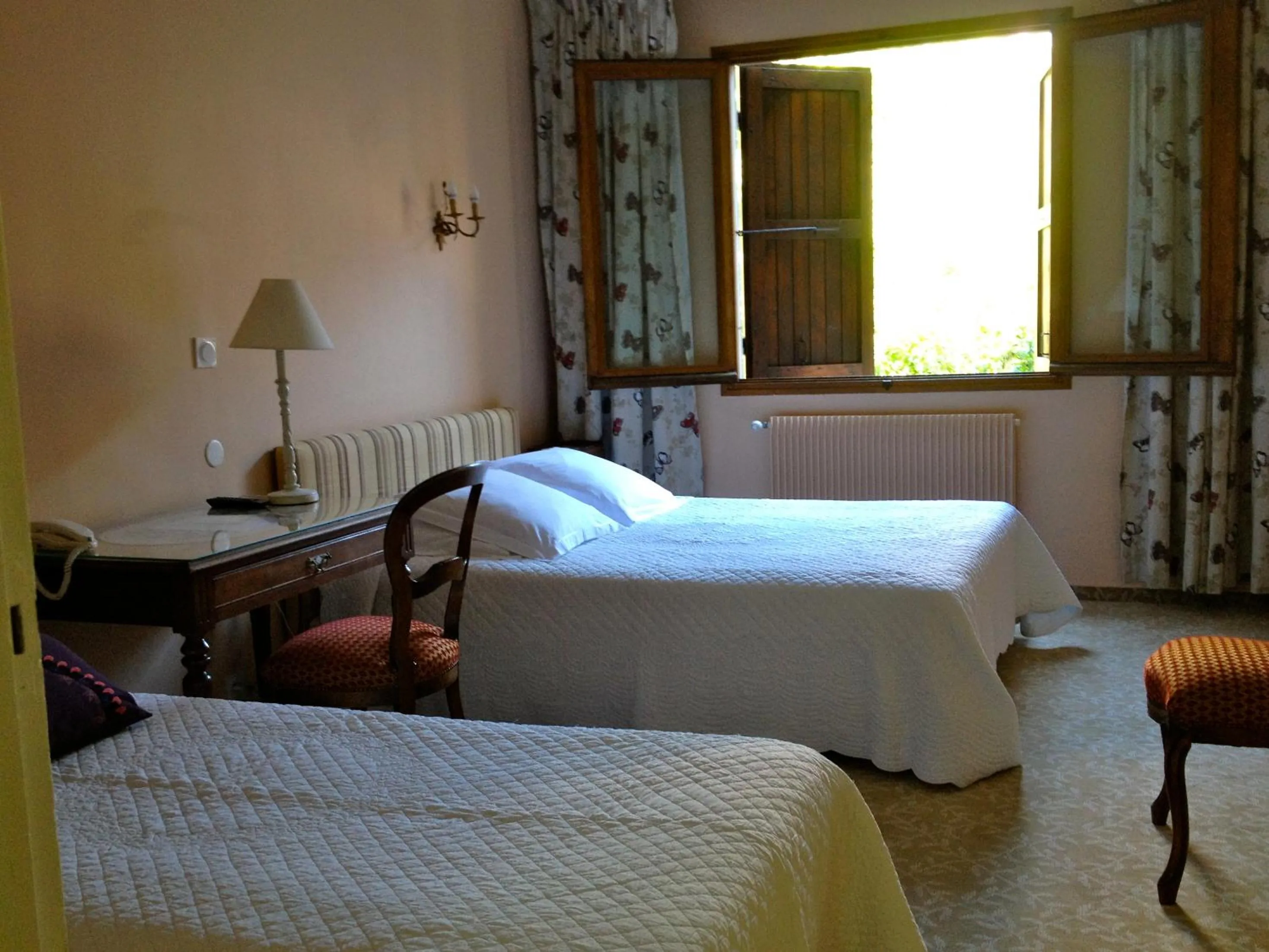 Bed in Hôtel Restaurant Million