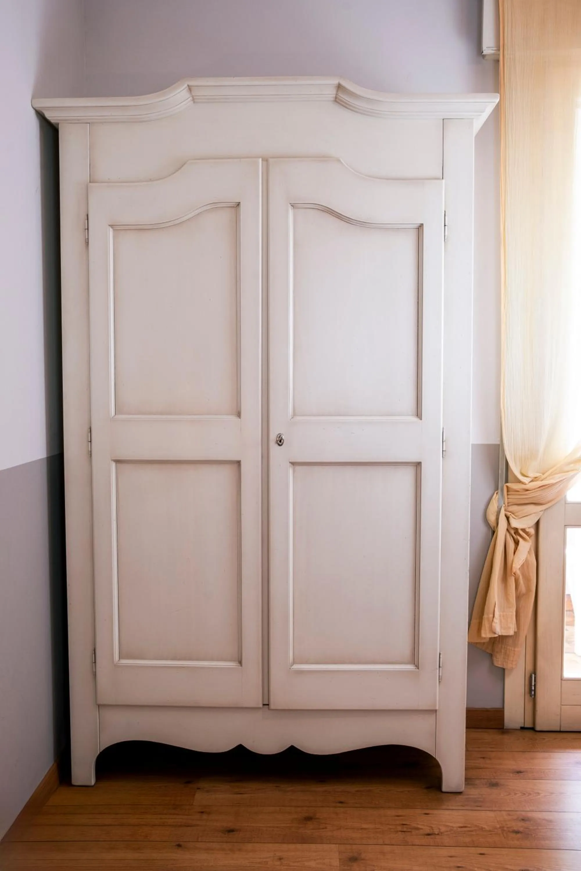 wardrobe in Hotel Volta